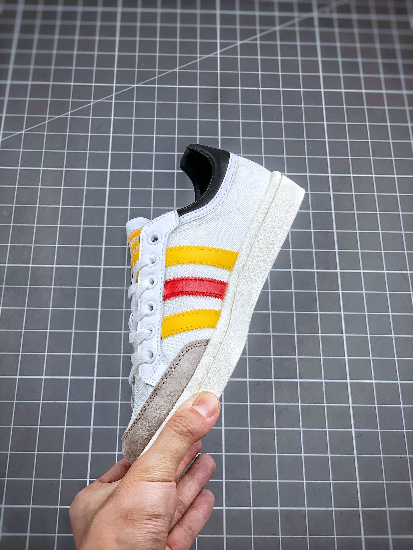160 Adidas Originals Americana Low 复古百搭休闲运动板鞋 货号：EF2801/EF2510