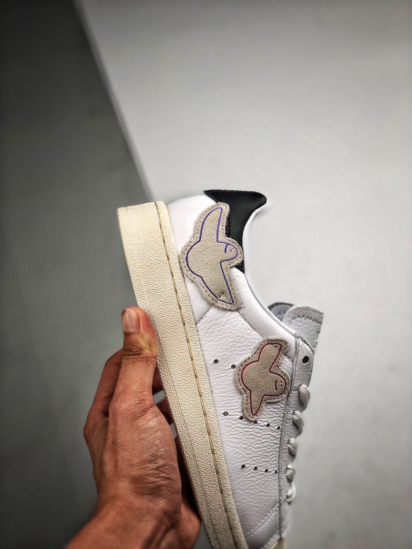230 Adidas Superstar x Mark Gonz 补丁设计艺术家联名 货号：EF1480
