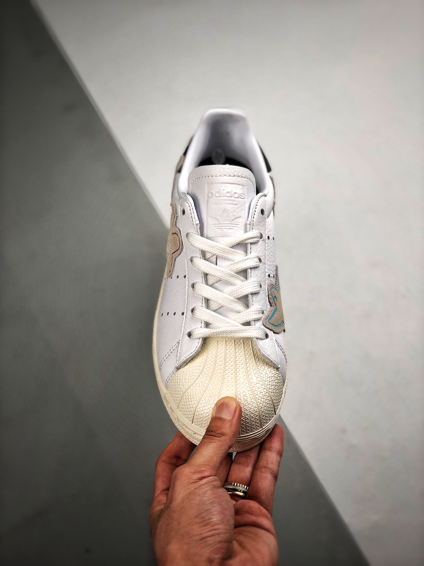 230 Adidas Superstar x Mark Gonz 补丁设计艺术家联名 货号：EF1480