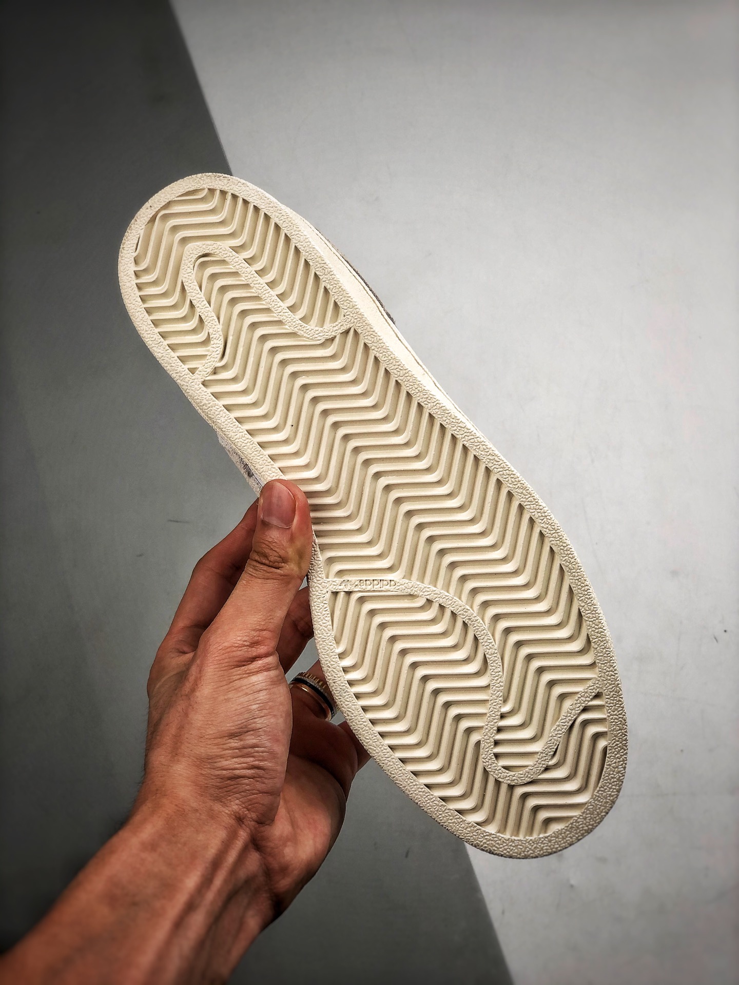 230 Adidas Superstar x Mark Gonz 补丁设计艺术家联名 货号：EF1480