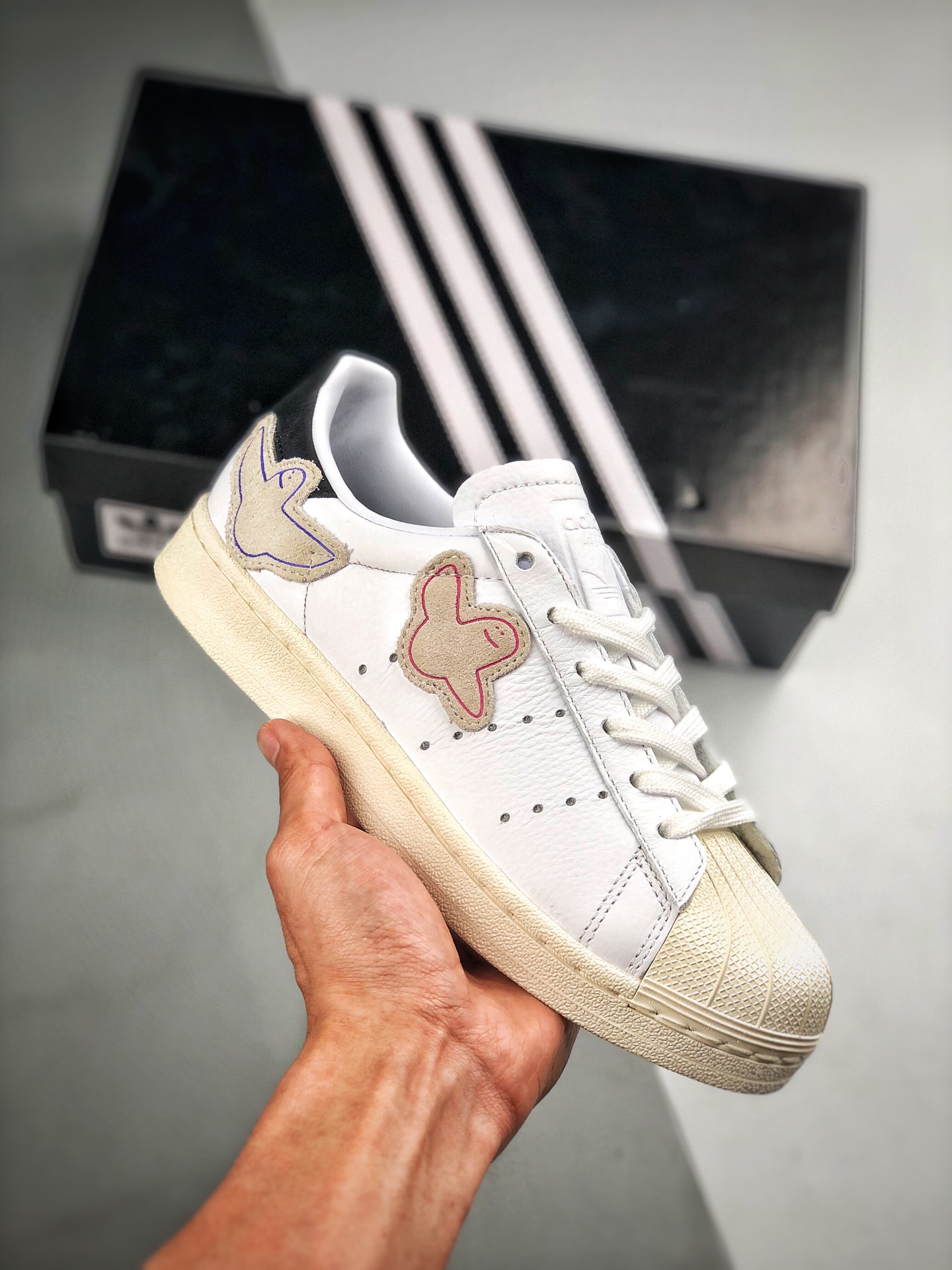 230 Adidas Superstar x Mark Gonz 补丁设计艺术家联名 货号：EF1480