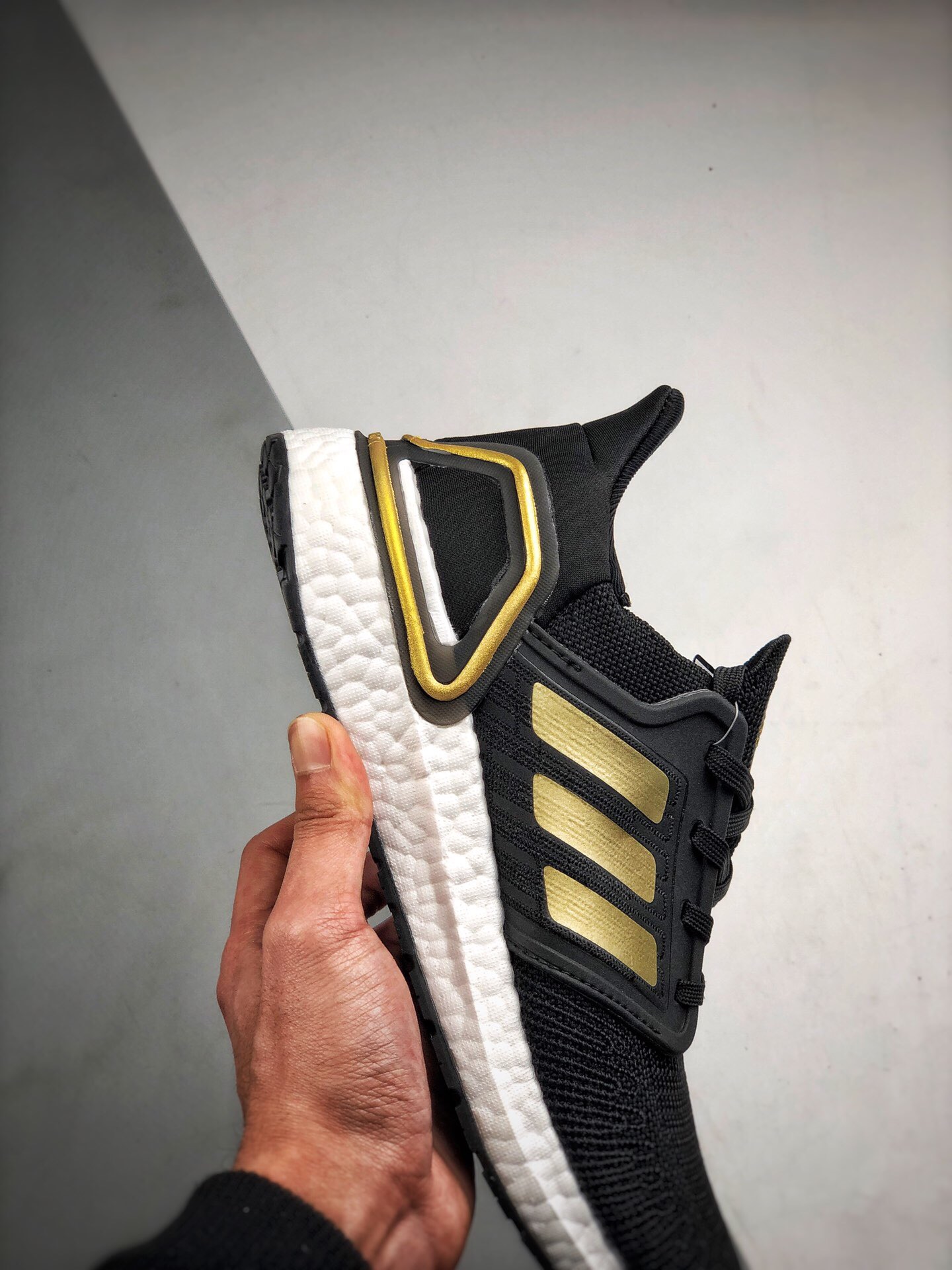 210 Adidas UltraBoost 6.0 2019官方同步主推新款  以编织纱网代替