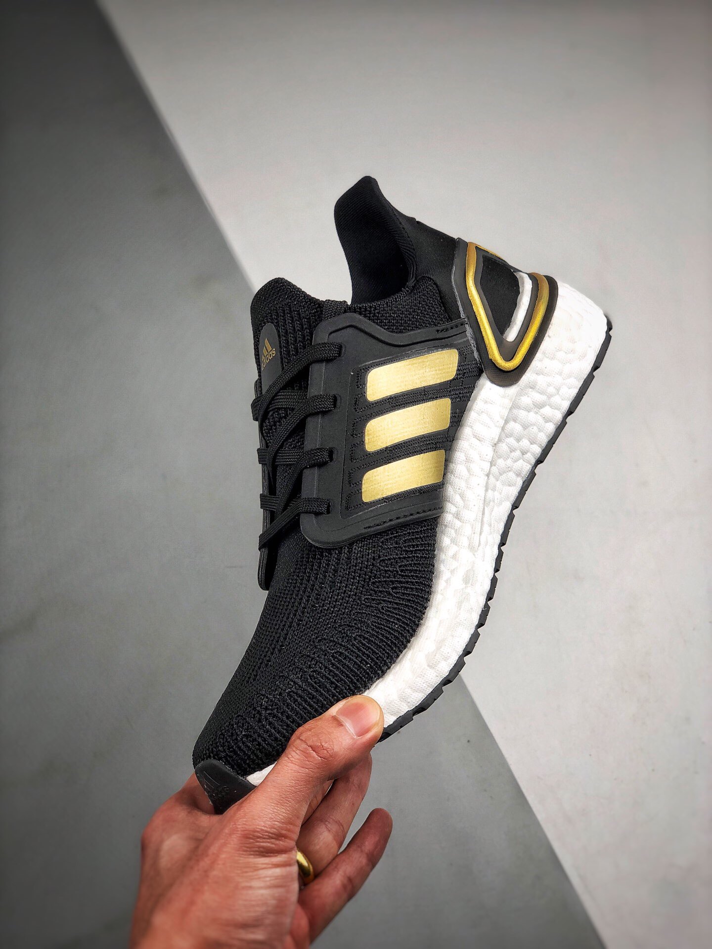 210 Adidas UltraBoost 6.0 2019官方同步主推新款  以编织纱网代替