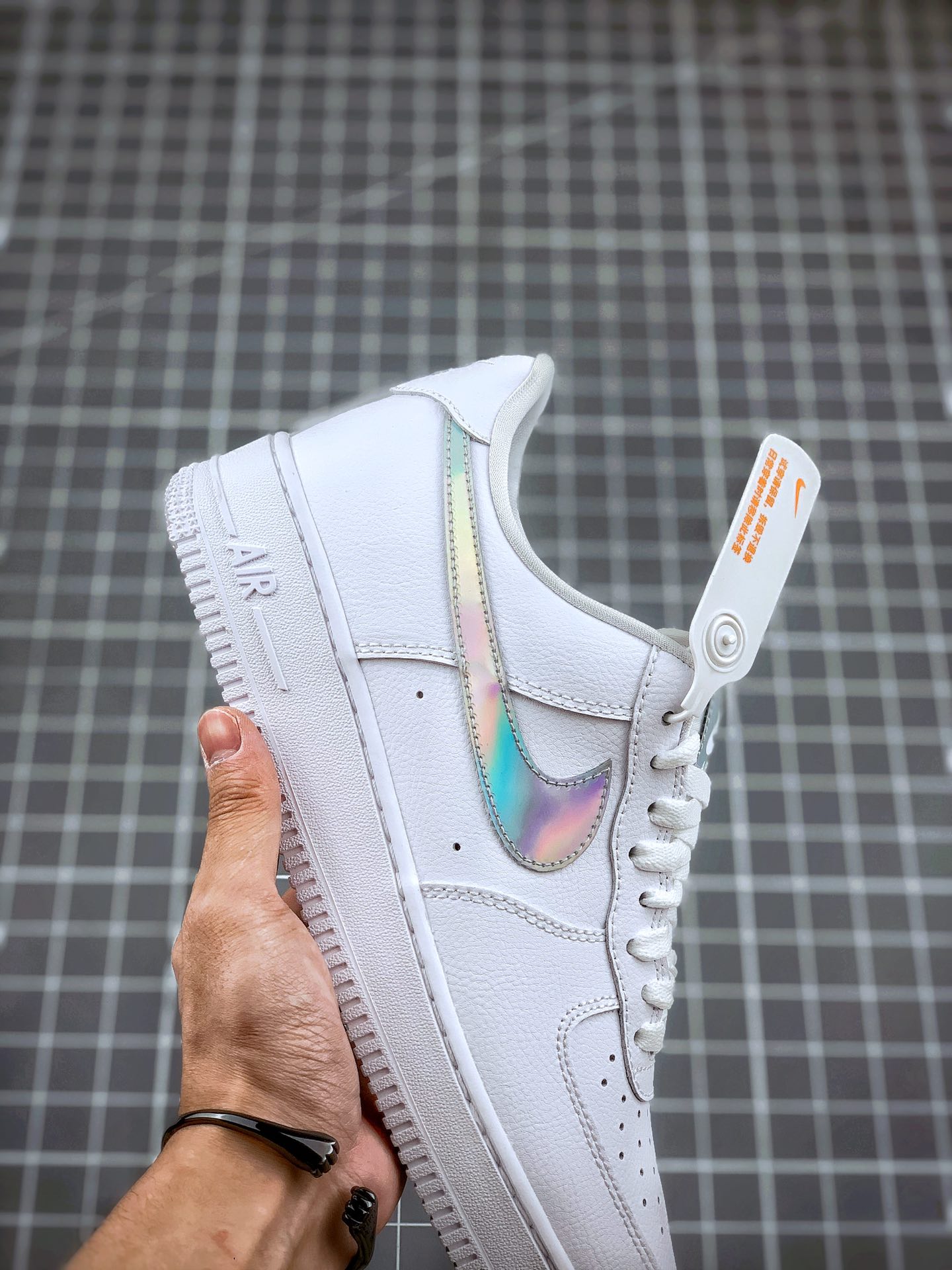 190 Air Force 1 ’07 ESS 白镭射配色 官网同步发售 诠释空军市场最高品质
