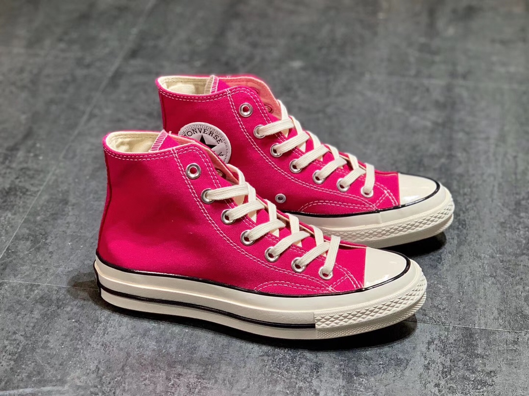 🔥🔥🔥CONVERSE双围条1970S玫红色帆布高帮  绝色火龙果色  颜值没得说  小姐姐们的最爱，穿上它超级仙！原厂楦型，过毒版本，超赞的工艺 。货号161442c  尺码35 36 36.5 37 37.5 38 39