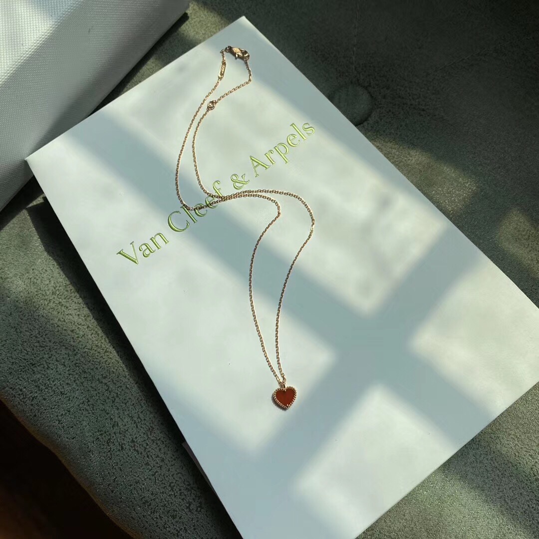 Van Cleef & Arpels VCA小红心项链