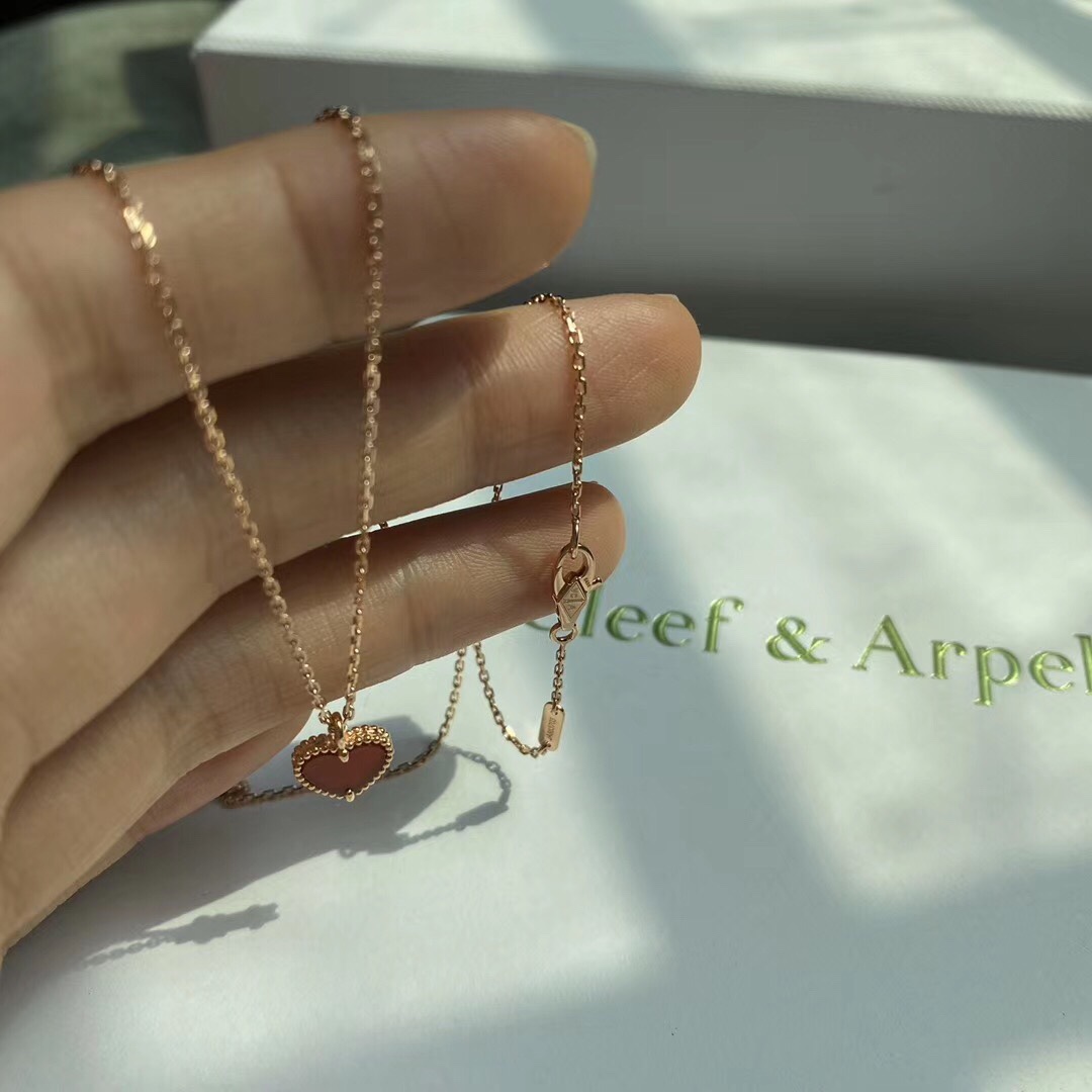 Van Cleef & Arpels VCA小红心项链