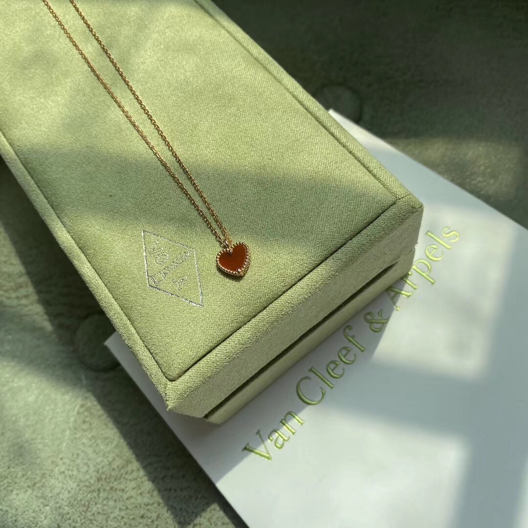 Van Cleef & Arpels VCA小红心项链