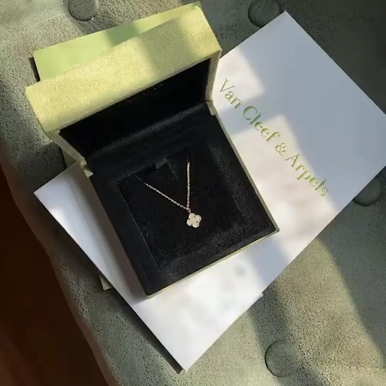 Van Cleef & Arpels VCA迷你号四叶草白贝母项链