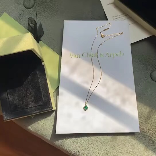 Van Cleef & Arpels VCA孔雀石迷你四叶草项链