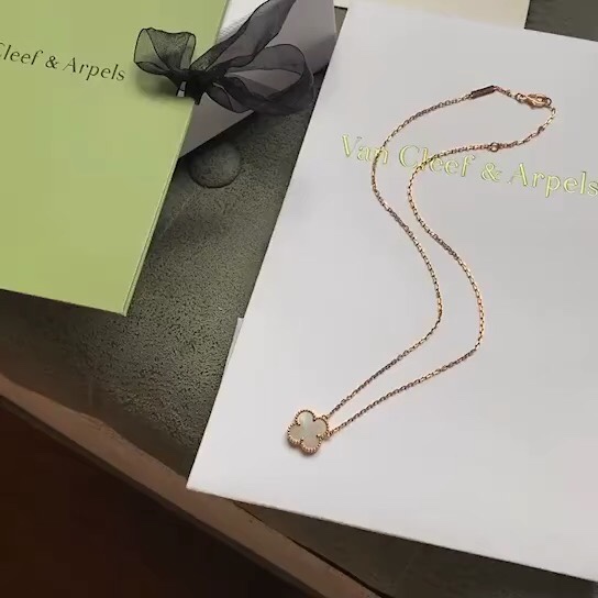 Van Cleef & Arpels VCA白贝母项链