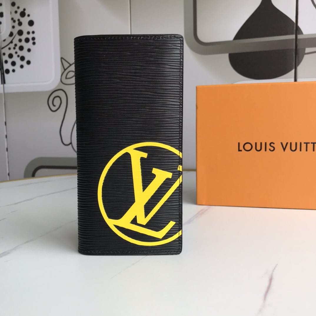 Front view of a genuine leather bifold wallet