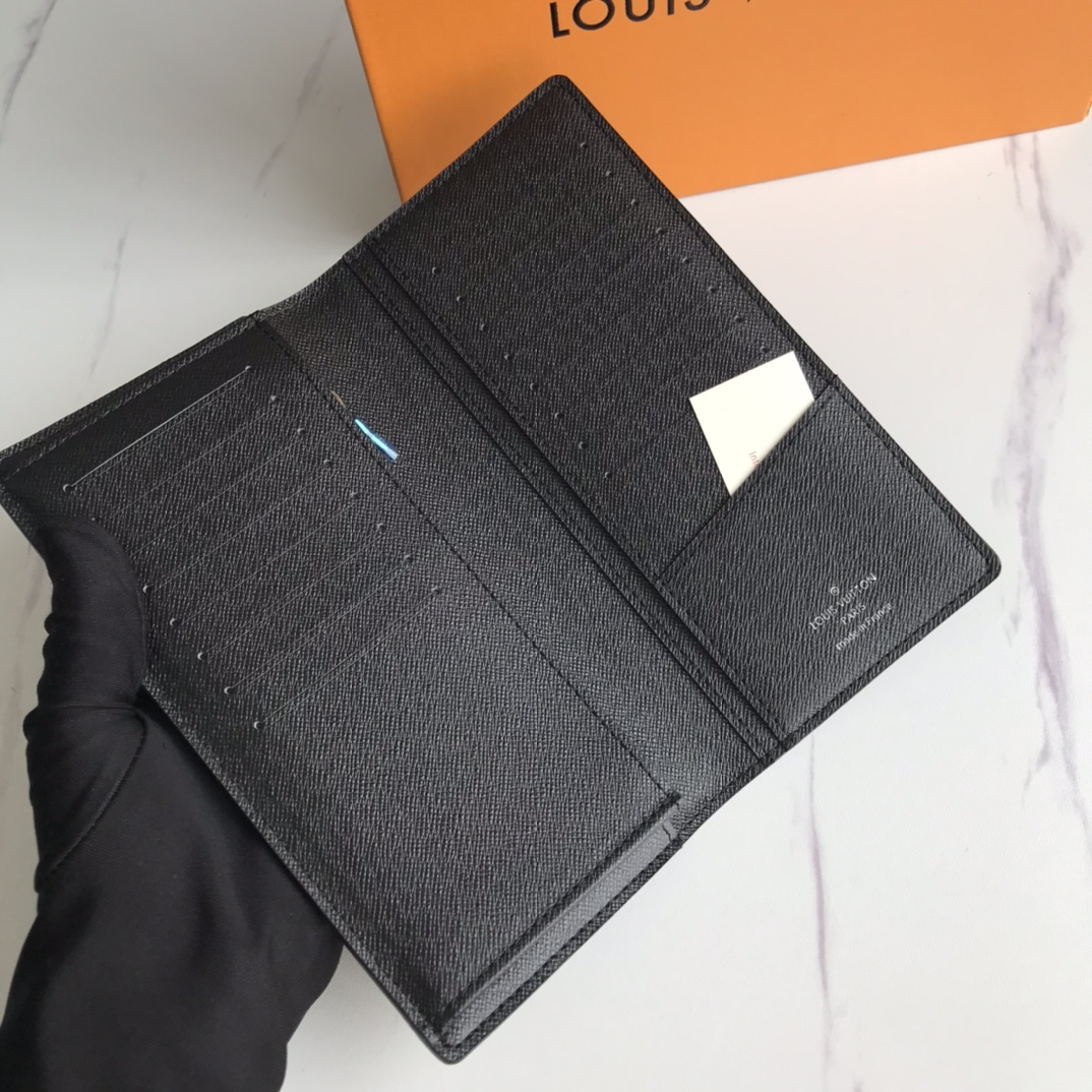 Bifold wallet fitting in a pocket