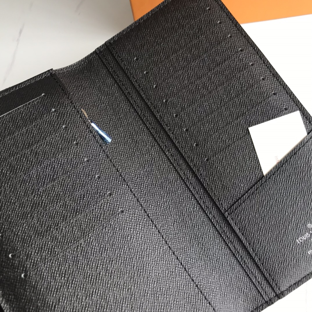 Close up shot of the interior of the Leather Bifold wallet.