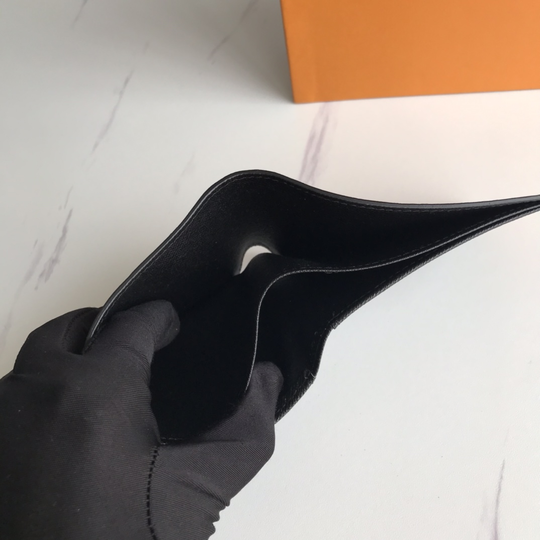 Close-up of the wallet's stitching and craftsmanship