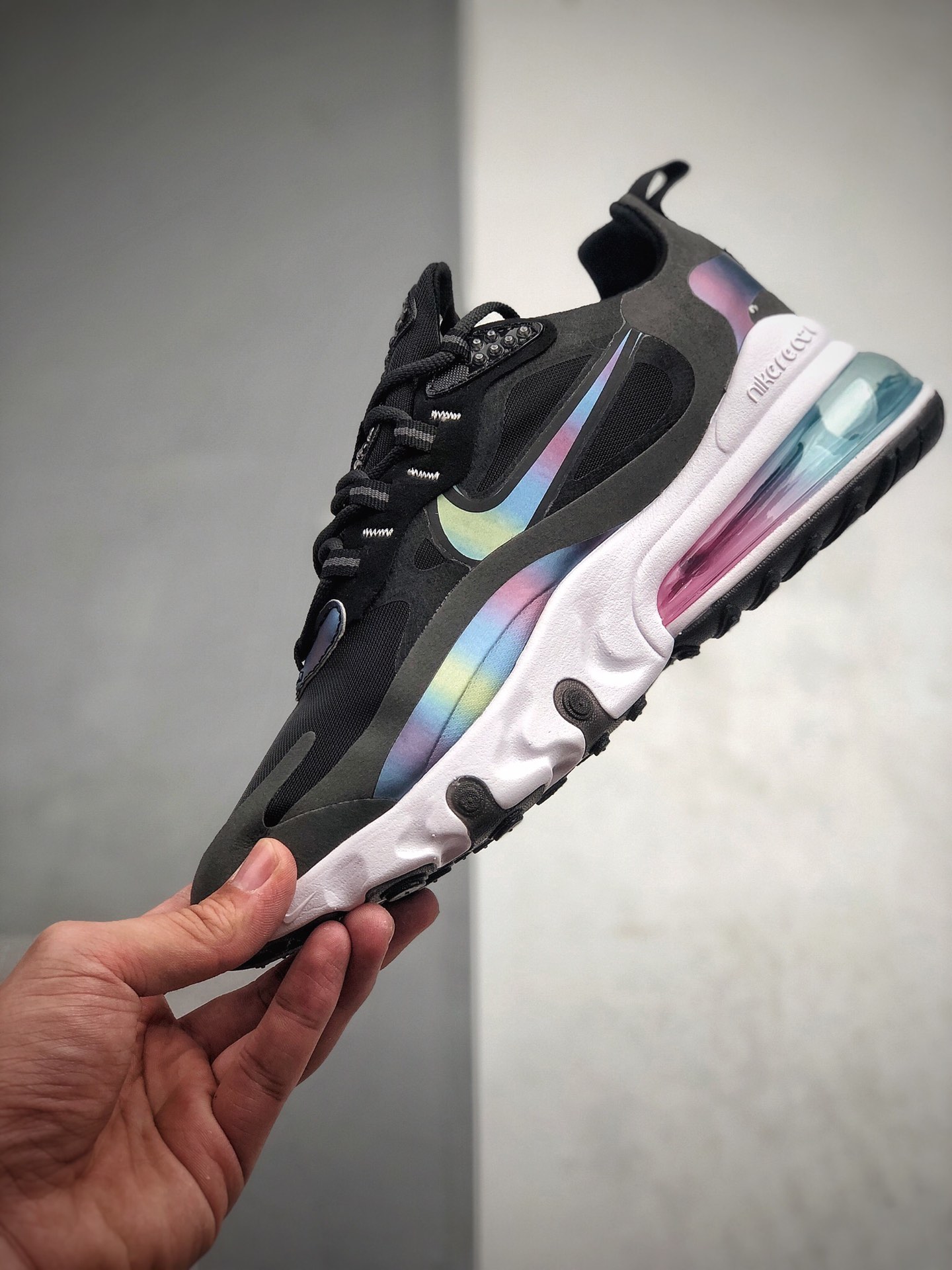 190 Nike Max 270 React 混合科技 3M反光 变色龙 半掌气垫跑步鞋 外标内置RFID芯片版本  货号：CT5064-001