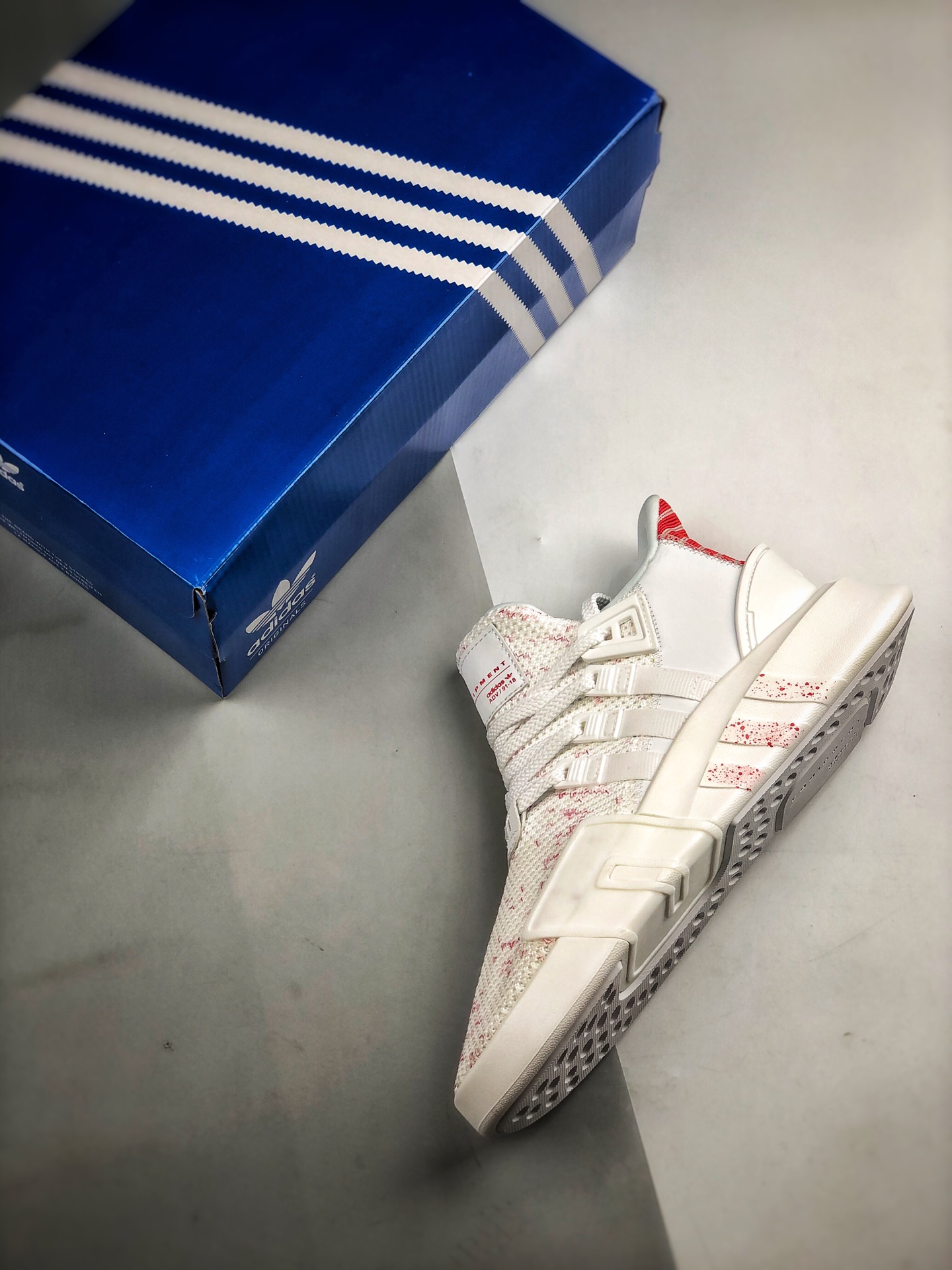 190 原装公司级 正品代购指定版本  Adidas EQT Bask ADV 白红泼墨 原装织面 货号：BD7797