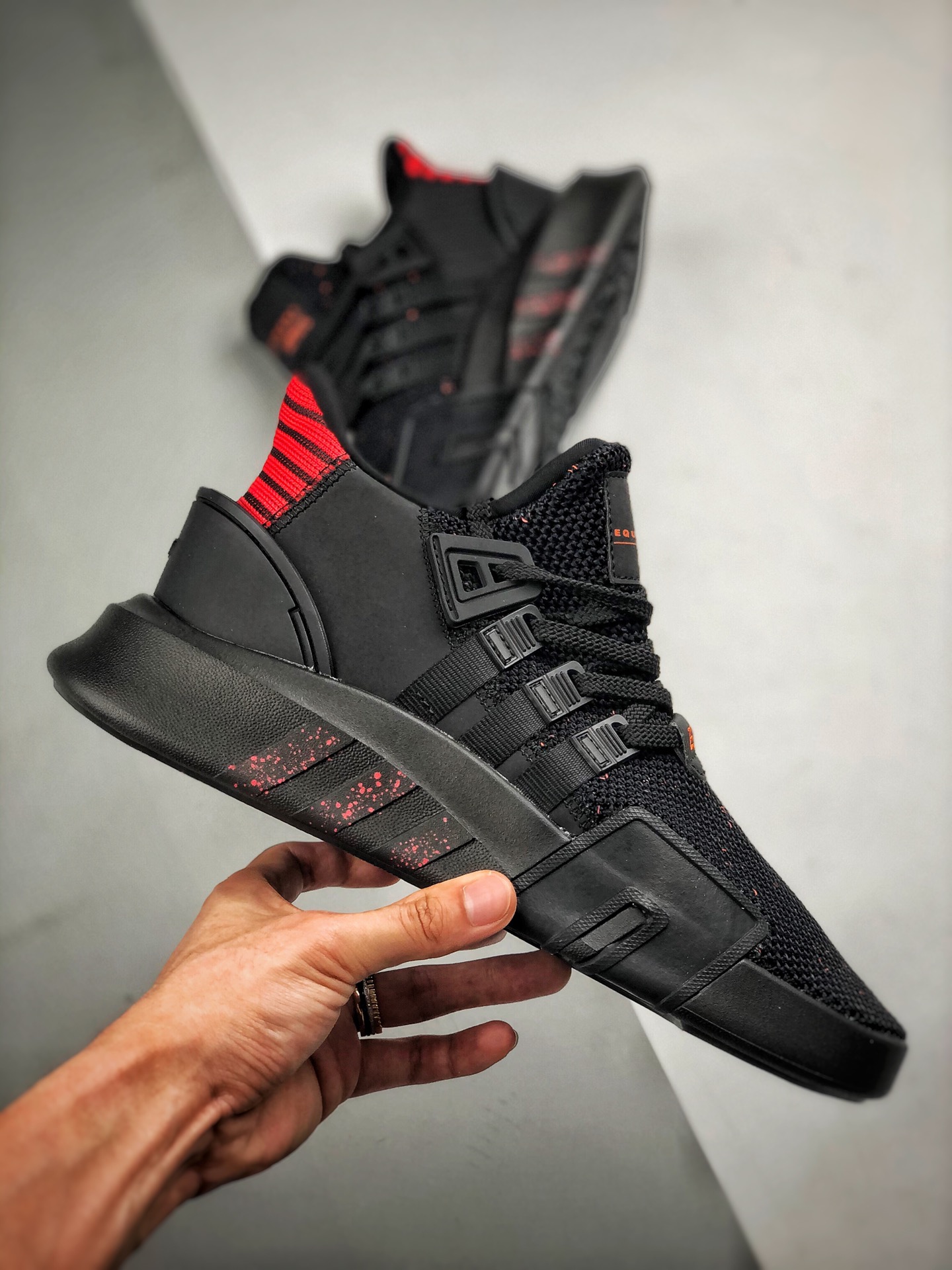 190 原装公司级 正品代购指定版本  Adidas EQT Bask ADV 黑红泼墨  货号：BD7797