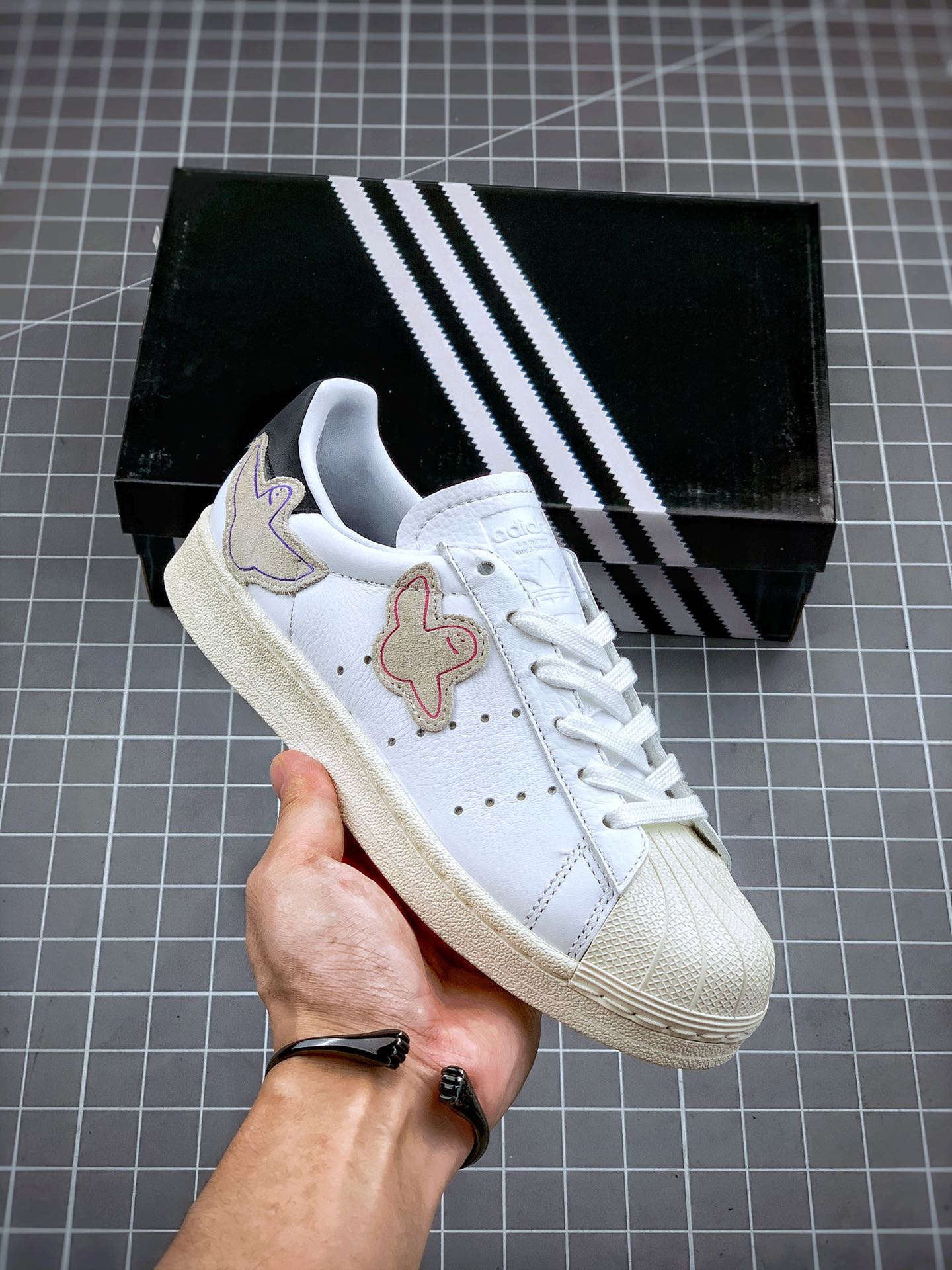 210 Adidas Superstar x Mark Gonz 补丁设计艺术家联名 实拍首发 货号：FW8029