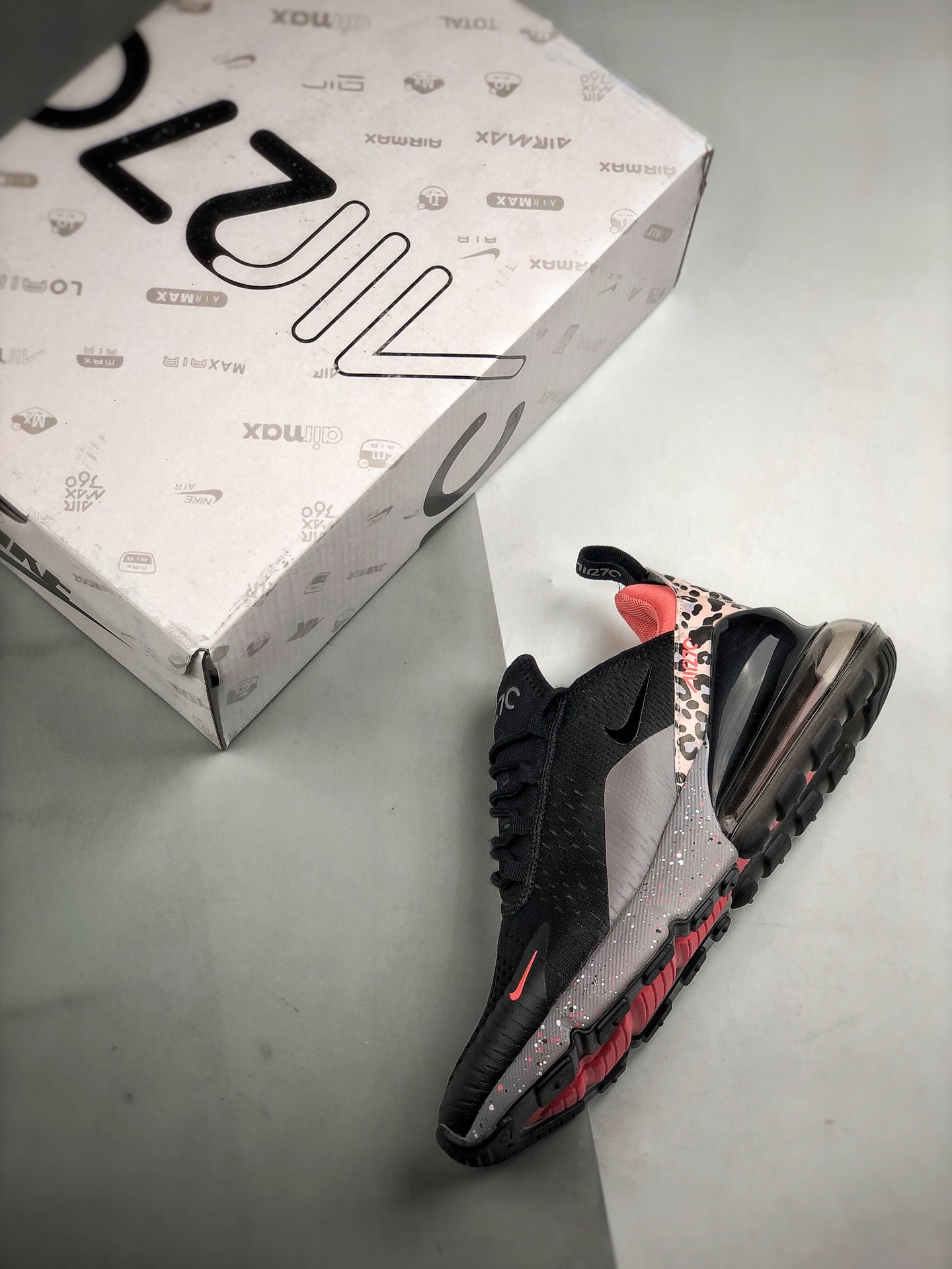 200 AirMax 270 灰粉花卉 官网强力操作主推 货号：AH8050-012