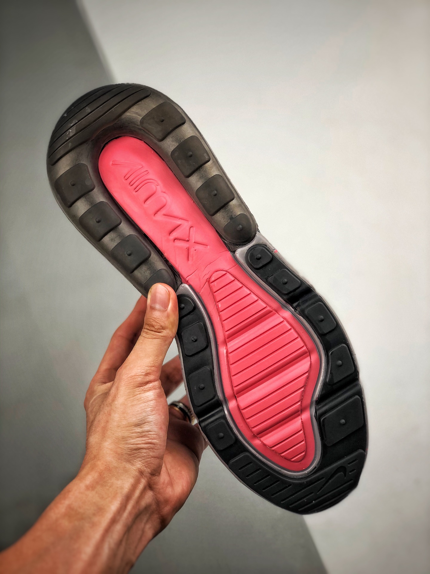 200 AirMax 270 灰粉花卉 官网强力操作主推 货号：AH8050-012