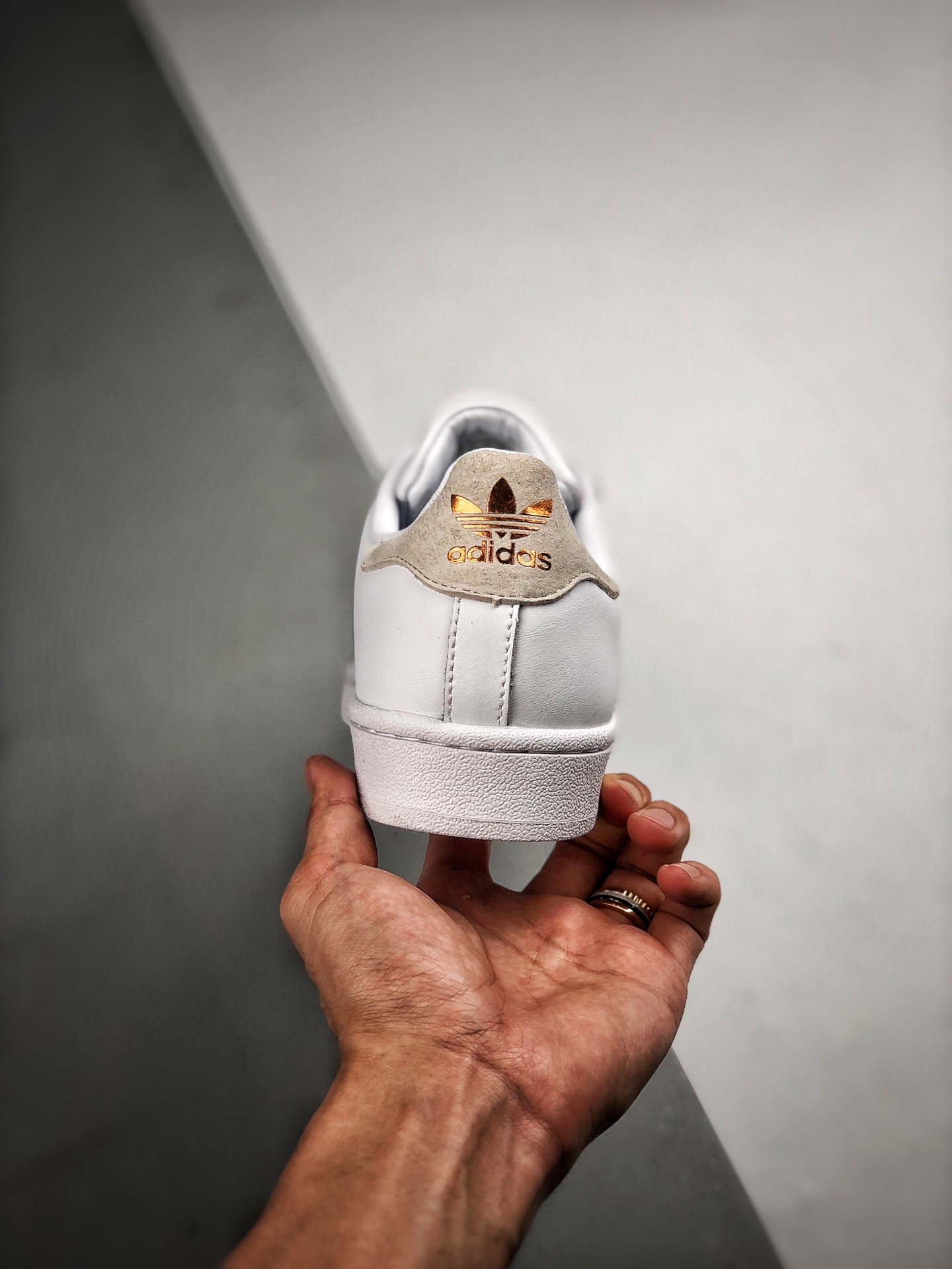 150 Adidas Originals SUPERSTAR W 贝壳头官网同步 黄麂皮玫瑰金标货号：EF1480