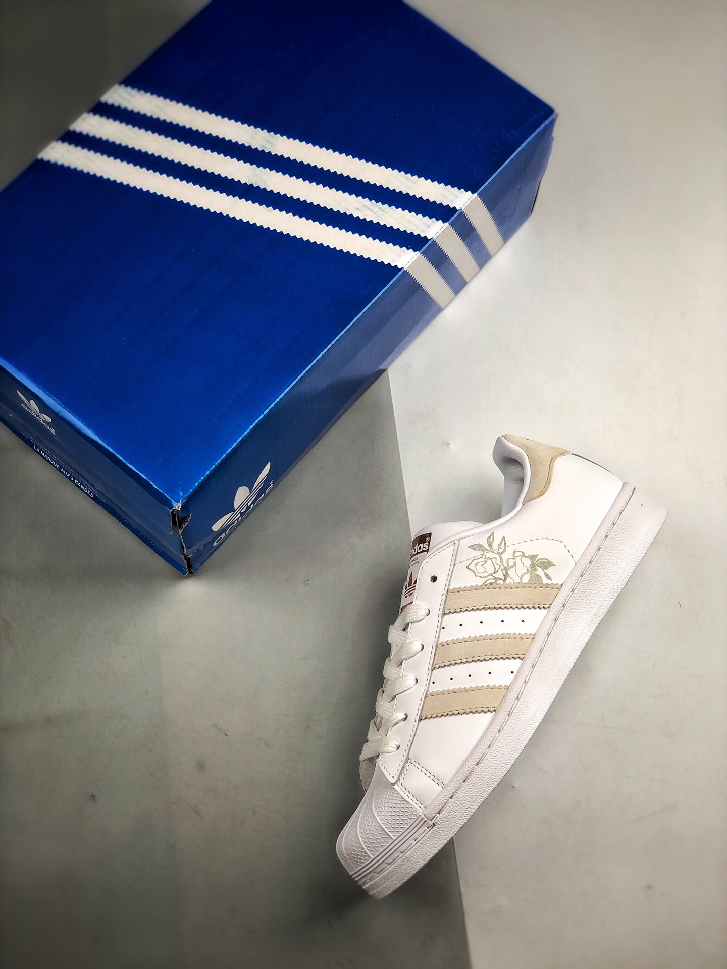 150 Adidas Originals SUPERSTAR W 贝壳头官网同步 黄麂皮玫瑰金标货号：EF1480