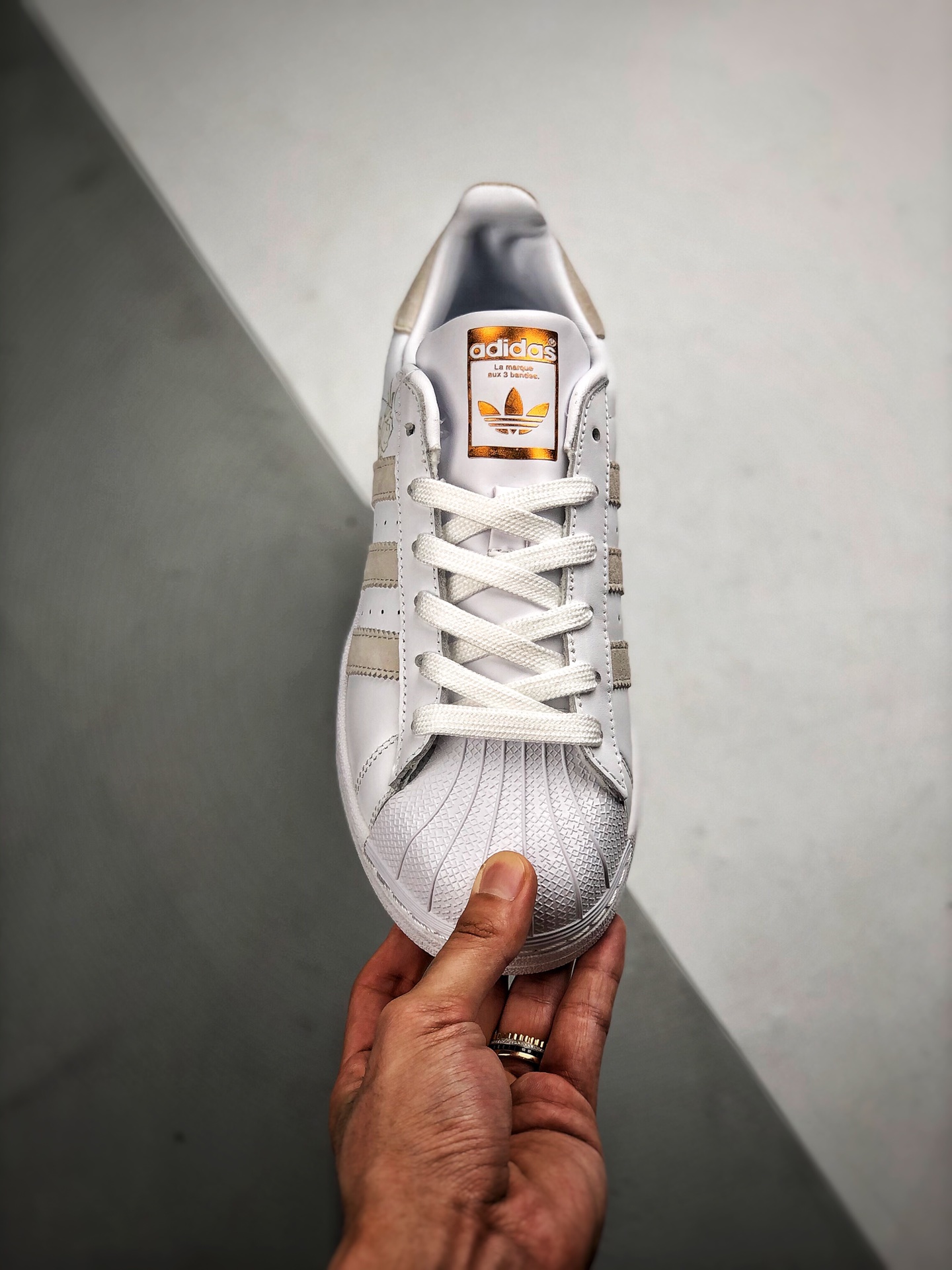 150 Adidas Originals SUPERSTAR W 贝壳头官网同步 黄麂皮玫瑰金标货号：EF1480
