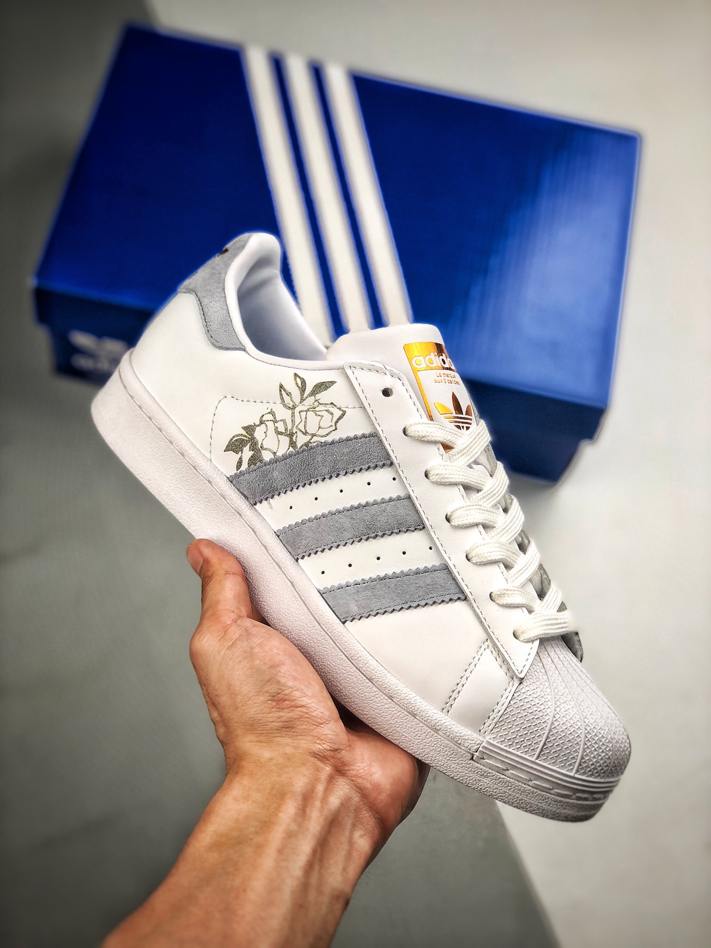 150 Adidas Originals SUPERSTAR W 贝壳头官网同步 灰麂皮玫瑰金标 货号：EF1480