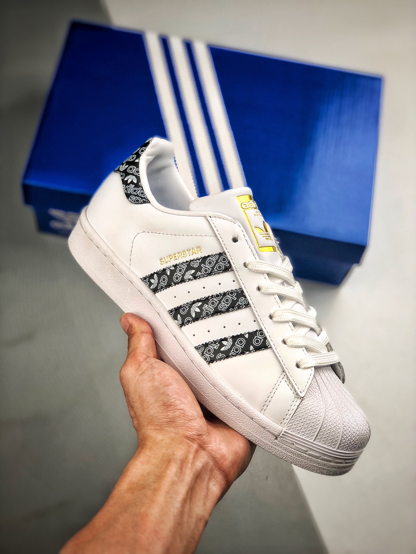 150 Adidas Originals SUPERSTAR W 贝壳头官网同步 黑白LOGO金标 渠道正品订单货号：EF1480