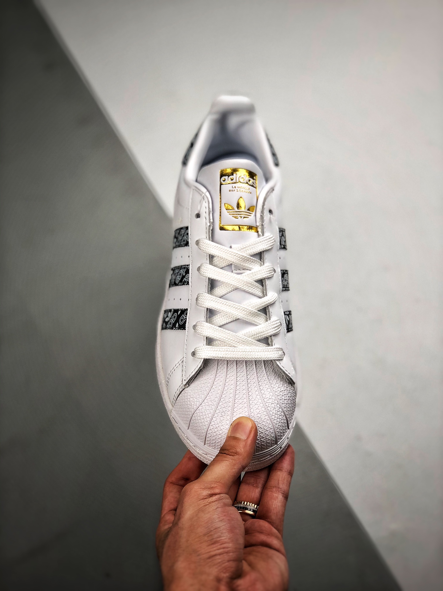 150 Adidas Originals SUPERSTAR W 贝壳头官网同步 黑白LOGO金标 渠道正品订单货号：EF1480