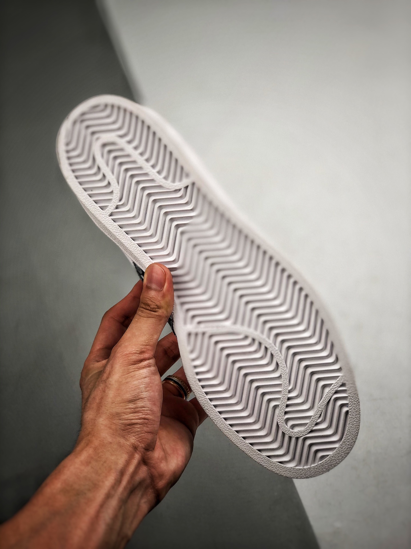 150 Adidas Originals SUPERSTAR W 贝壳头官网同步 黑白LOGO金标 渠道正品订单货号：EF1480