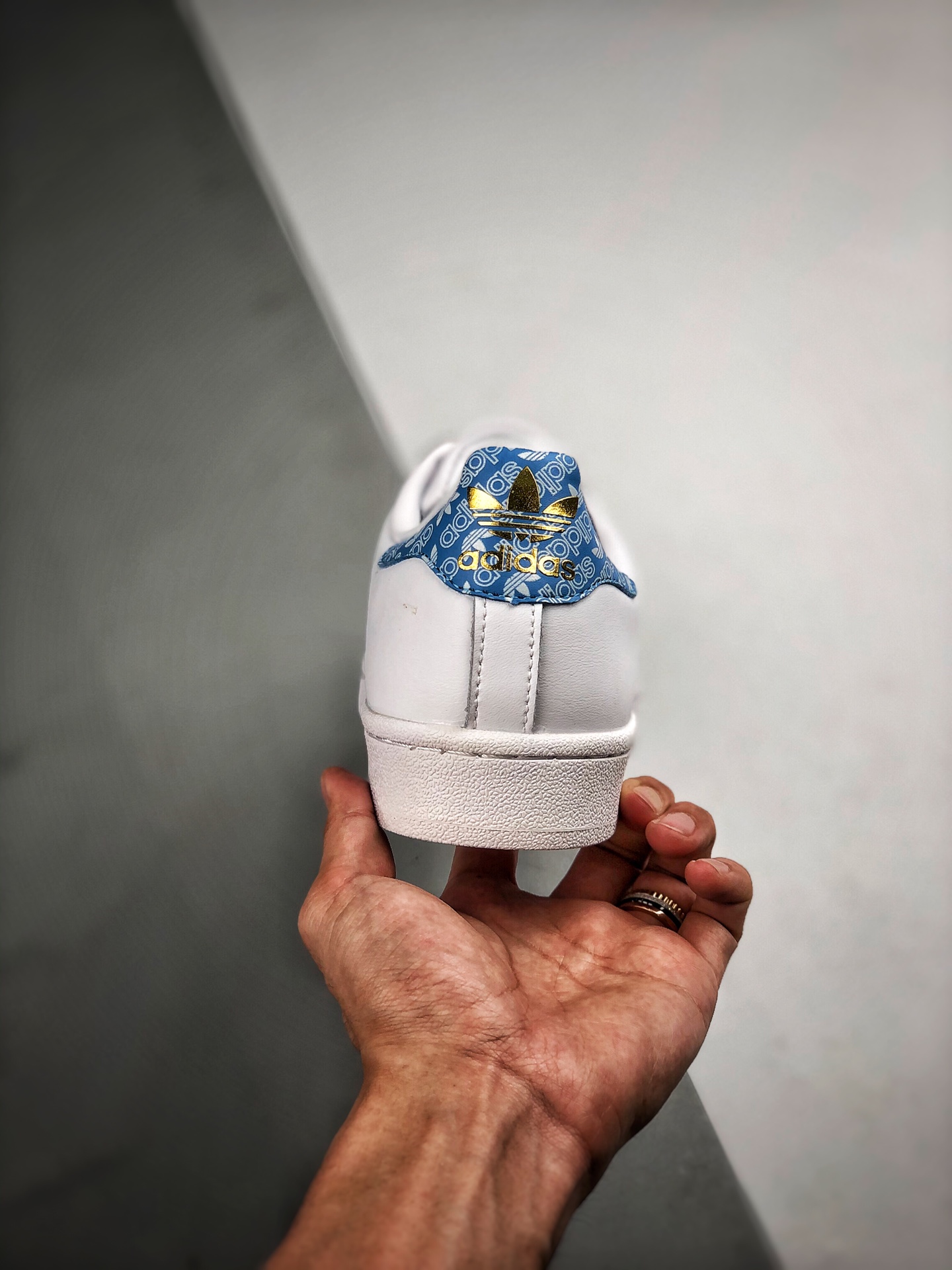 150 Adidas Originals SUPERSTAR W 贝壳头官网同步 白蓝LOGO金标 EF1480