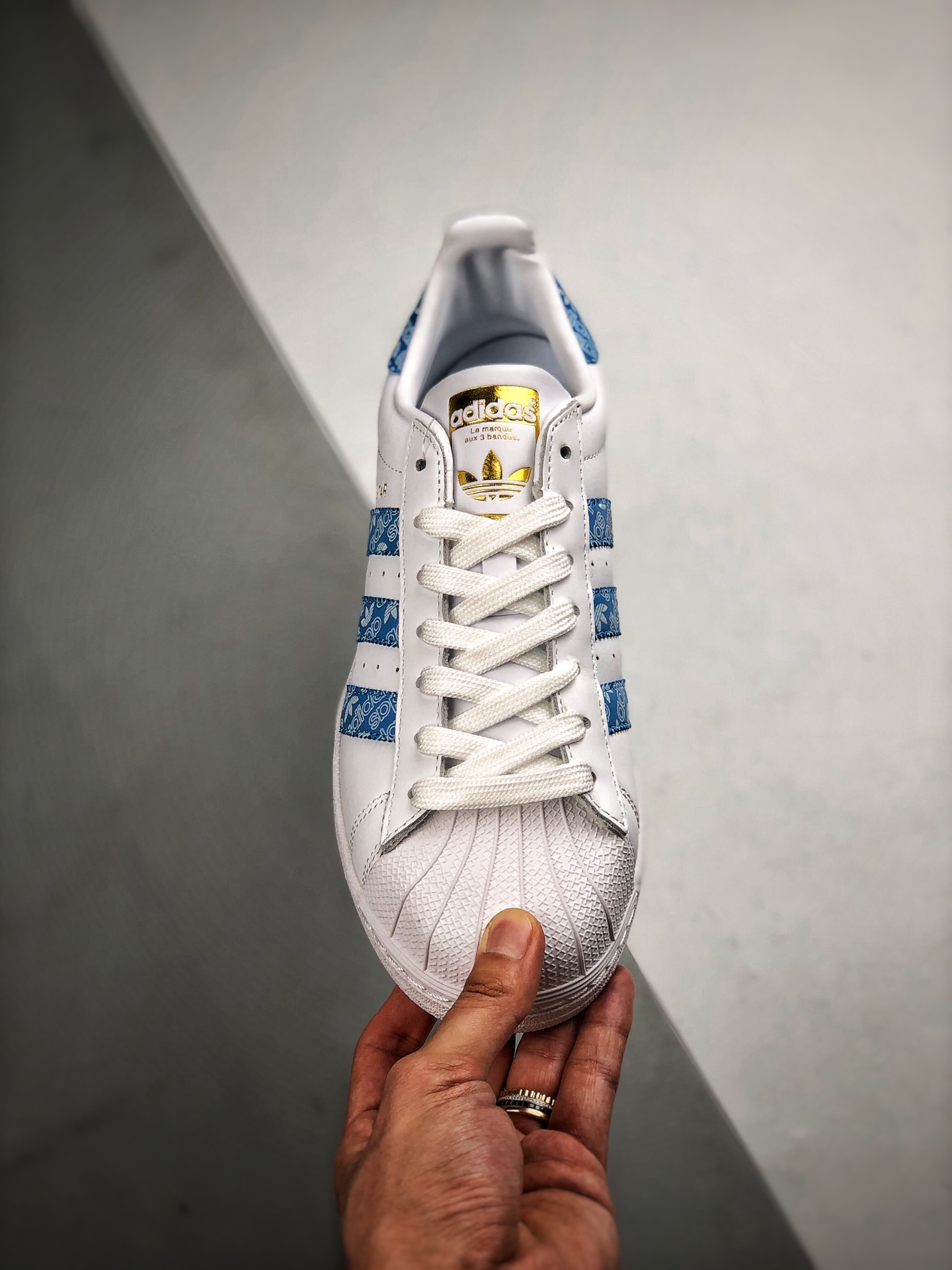 150 Adidas Originals SUPERSTAR W 贝壳头官网同步 白蓝LOGO金标 EF1480