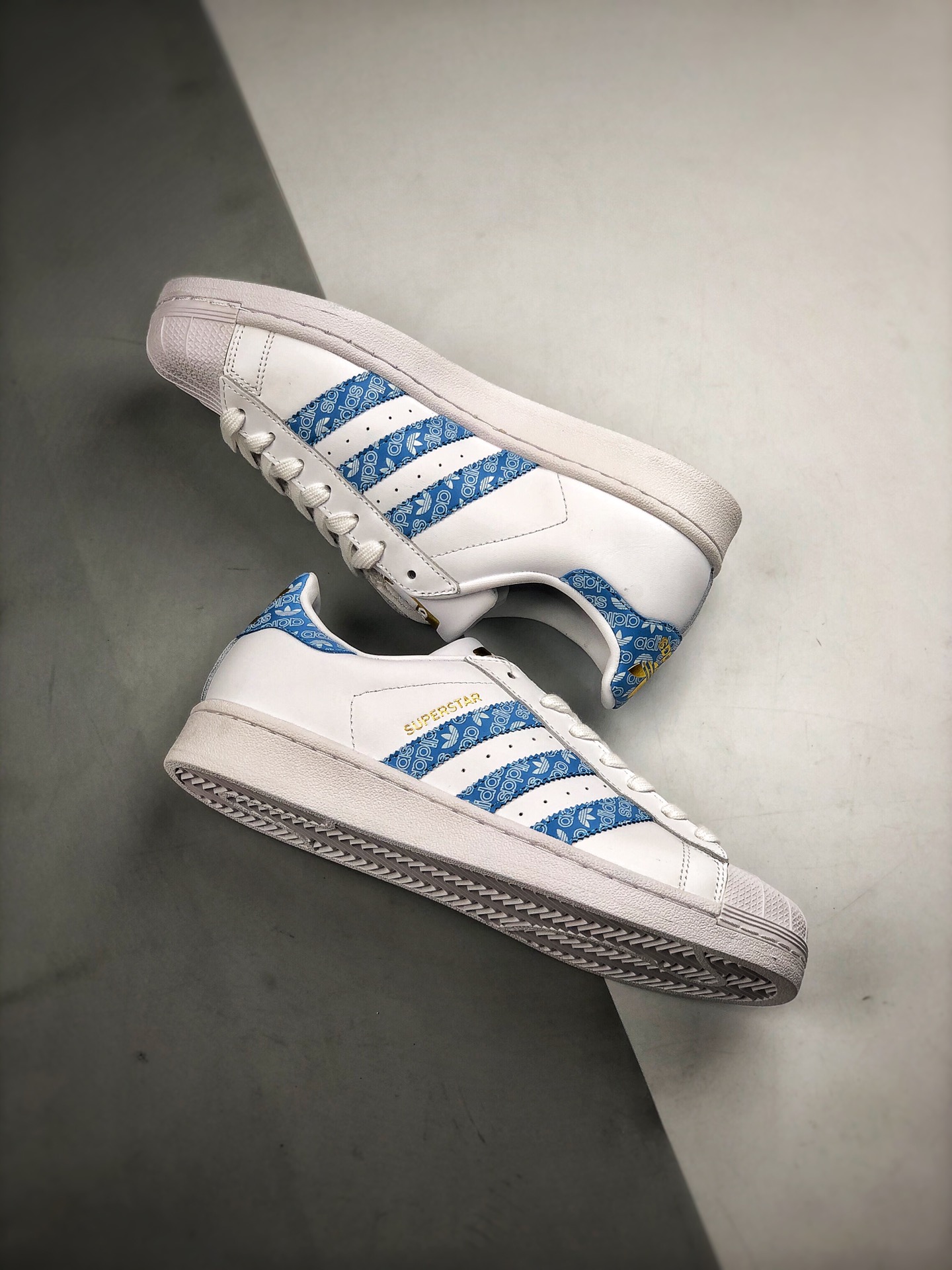 150 Adidas Originals SUPERSTAR W 贝壳头官网同步 白蓝LOGO金标 EF1480