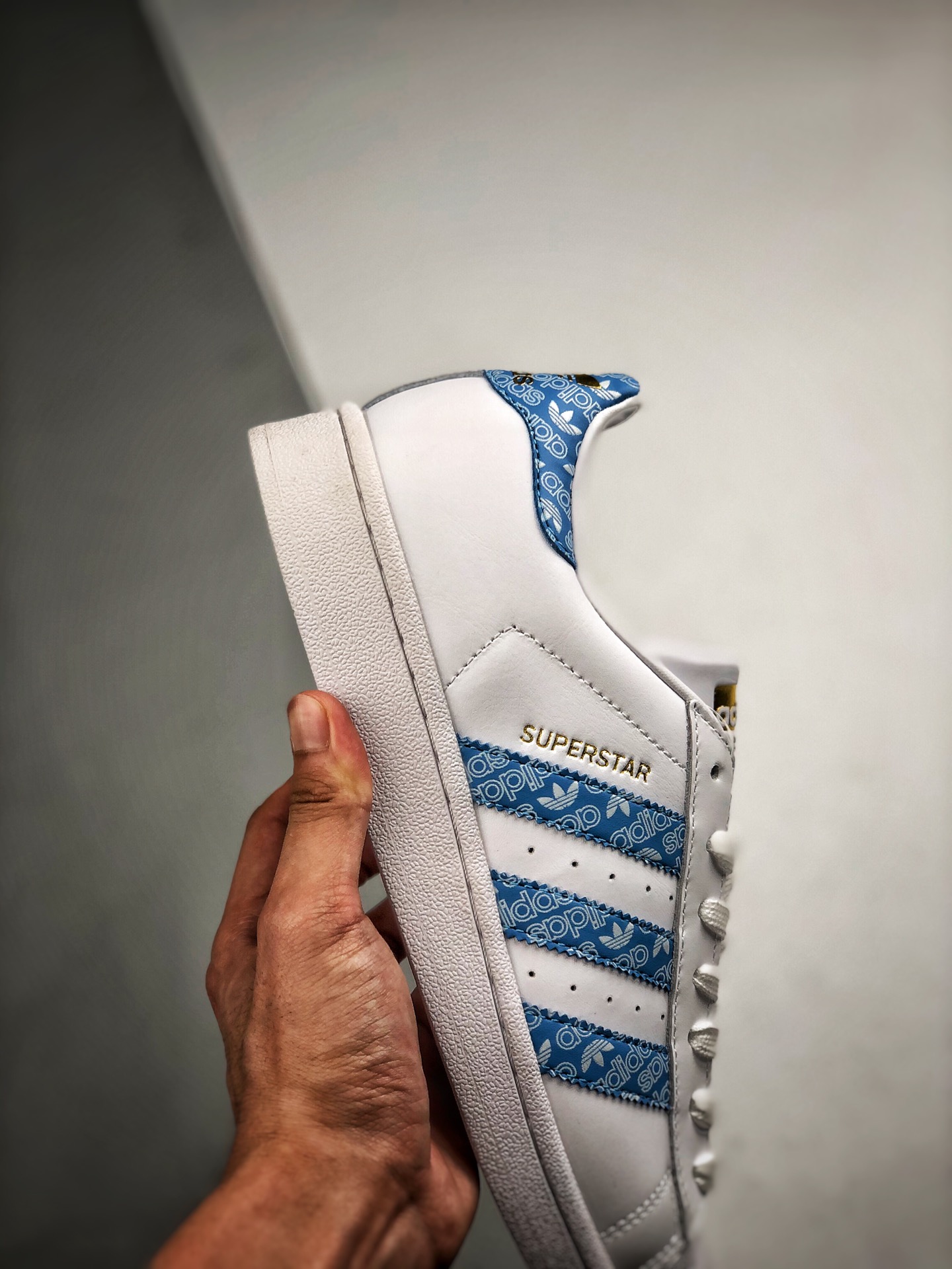 150 Adidas Originals SUPERSTAR W 贝壳头官网同步 白蓝LOGO金标 EF1480