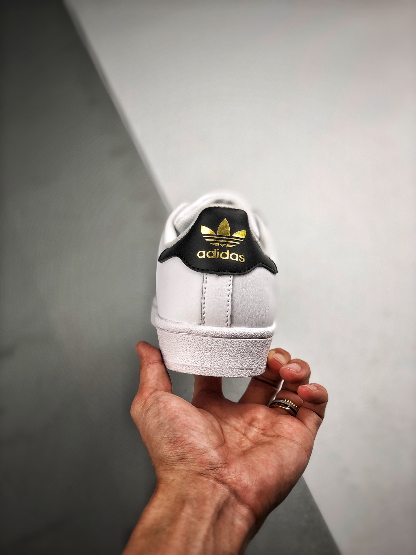 150 Adidas Originals SUPERSTAR W 贝壳头官网同步 花卉金标 货号：EF1480