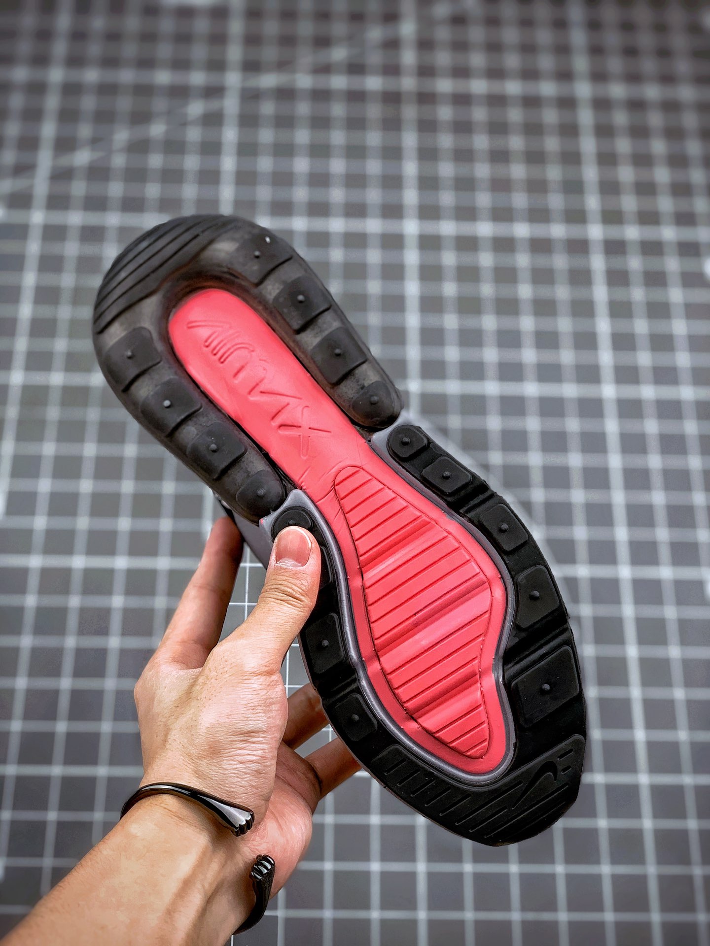 200 Air Max 270 黑粉豹纹 官网强力操作主推 货号：AH8050-015