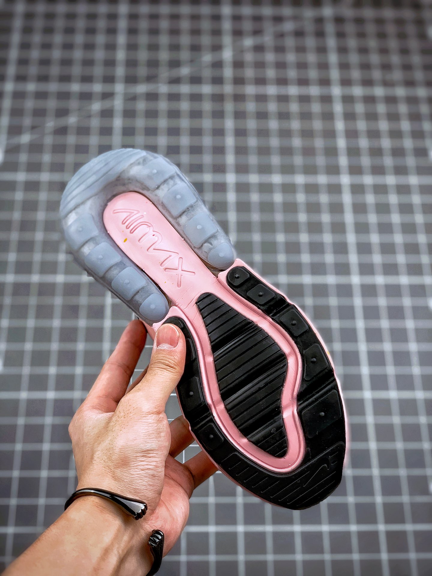 200 Air Max 270 黑粉豹纹 官网强力操作主推  货号：AH8050-008
