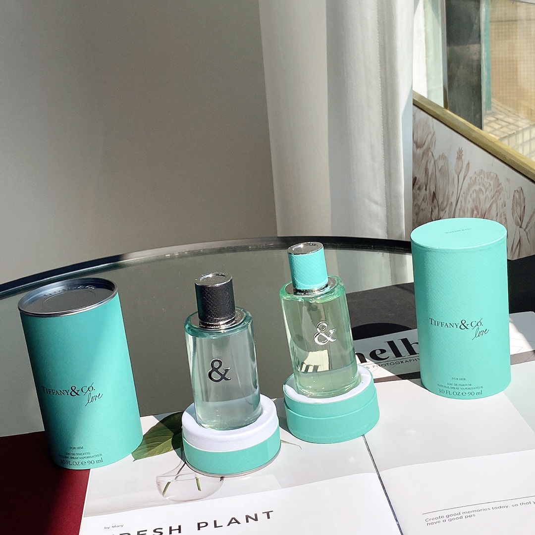 Tiffany&Co. Online
 Perfume Blue Light