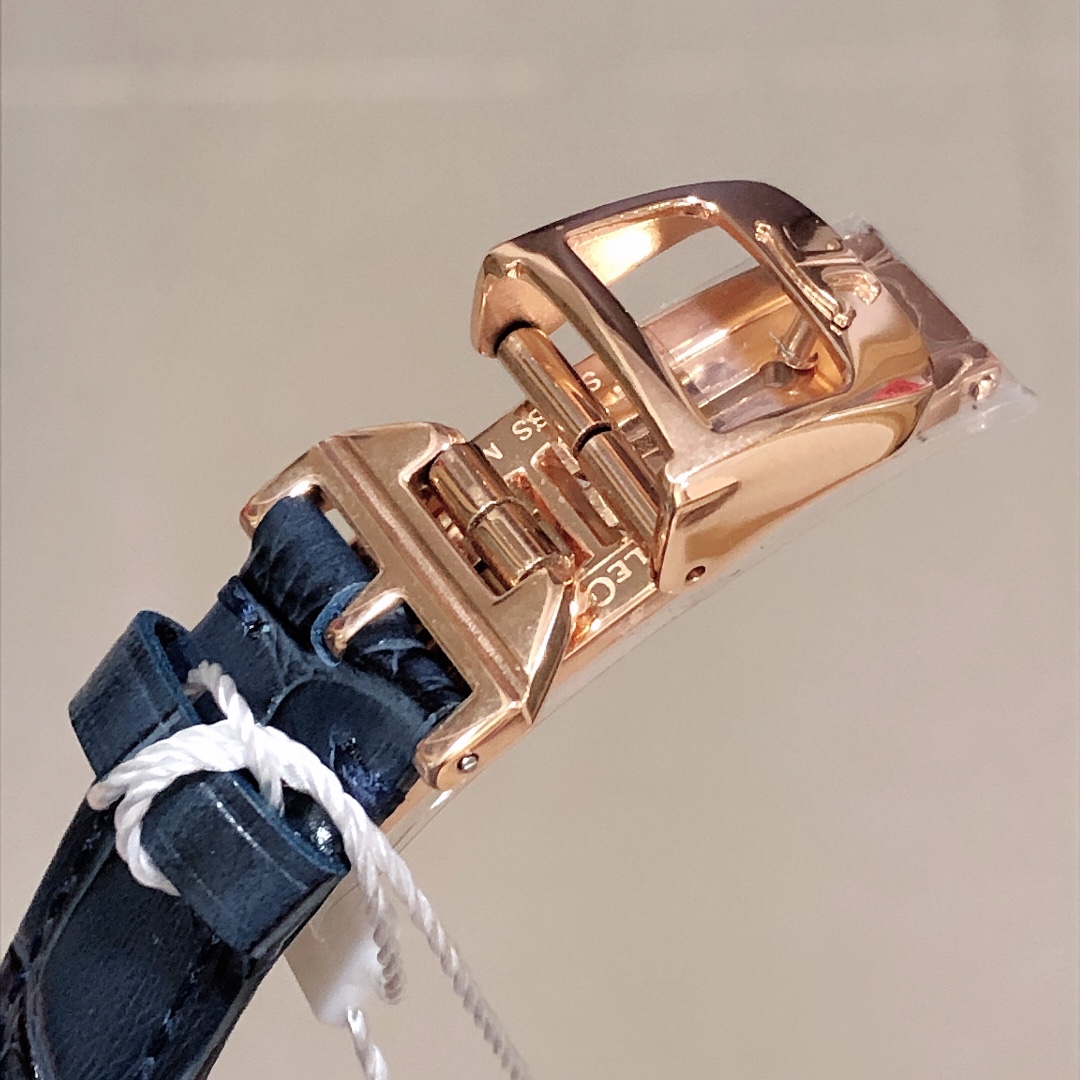Chanel CC新秀力作——积家Rendez-Vous Moon Serenity约会系列月相腕表