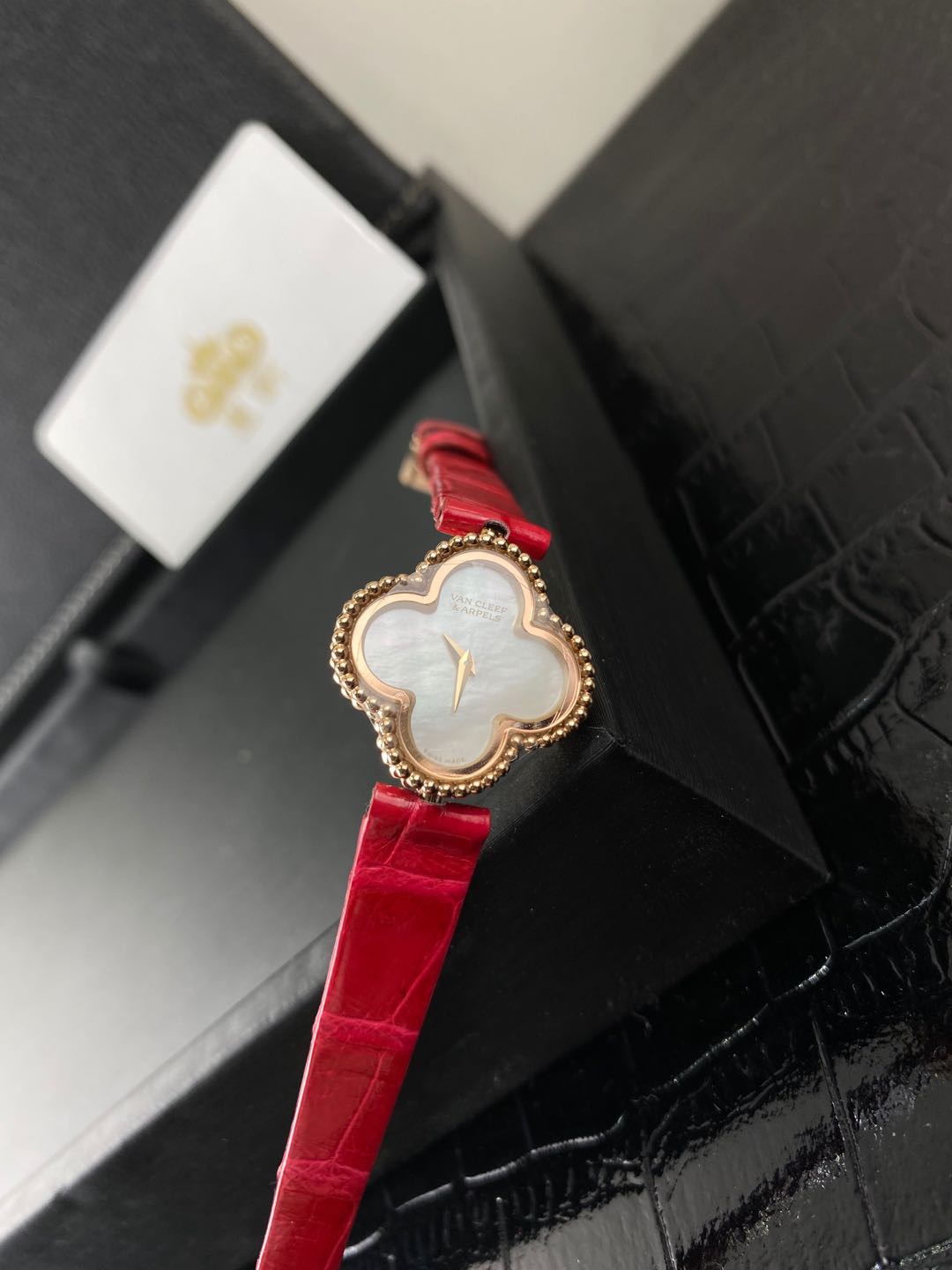 Van Cleef & Arpels 皇家 梵克雅宝四叶草女表系列