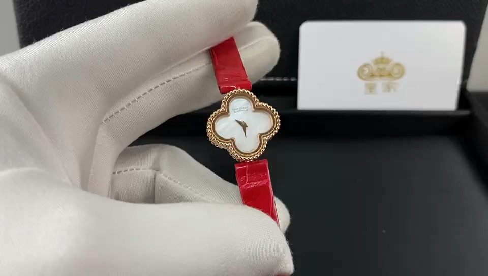 Van Cleef & Arpels 皇家 梵克雅宝四叶草女表系列视频欣赏