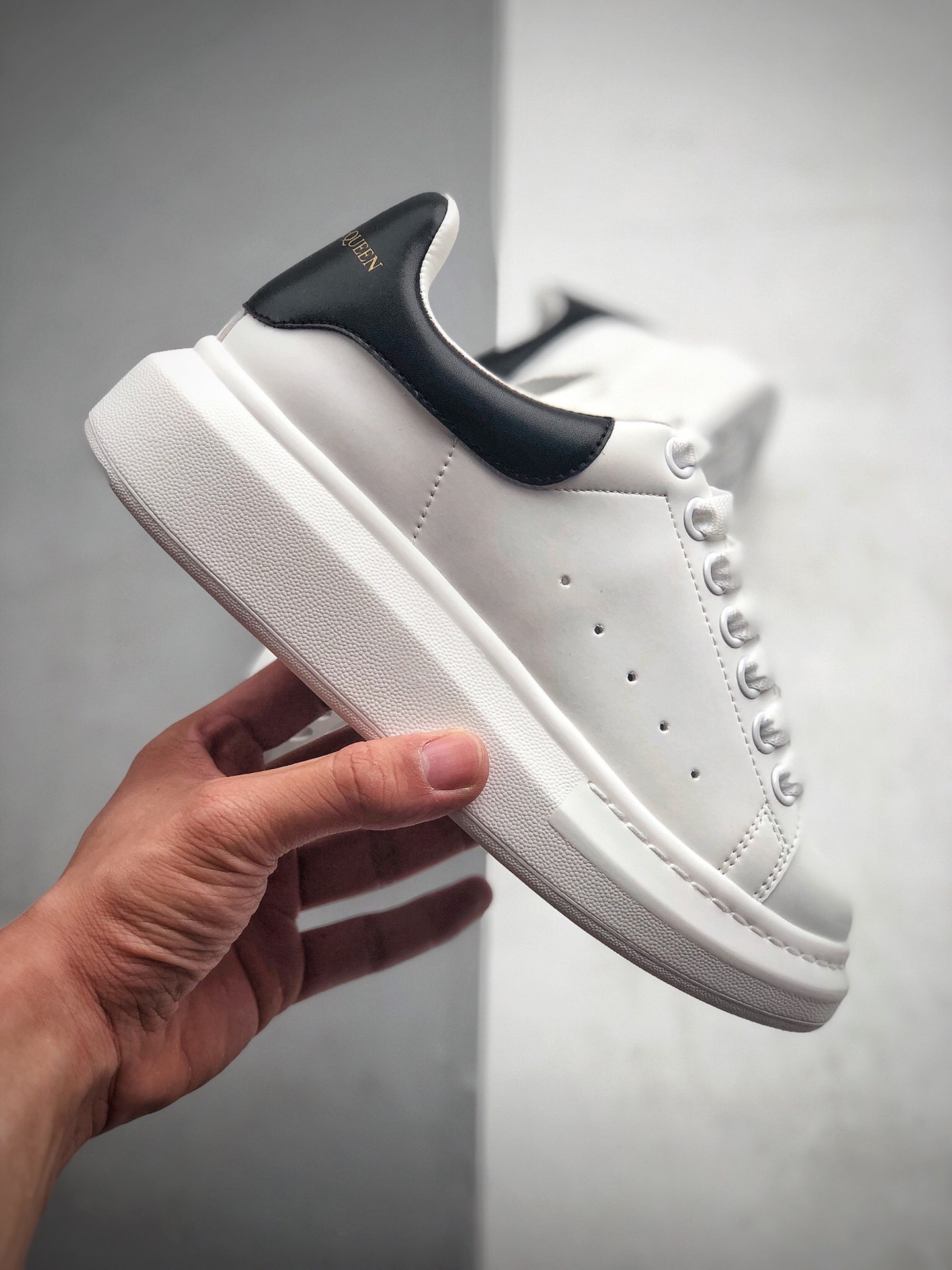 220 官网同步最正确版本 Alexander McQueen sole sneakers 高奢品牌亚历山大·麦昆  厚底休闲运动小白鞋