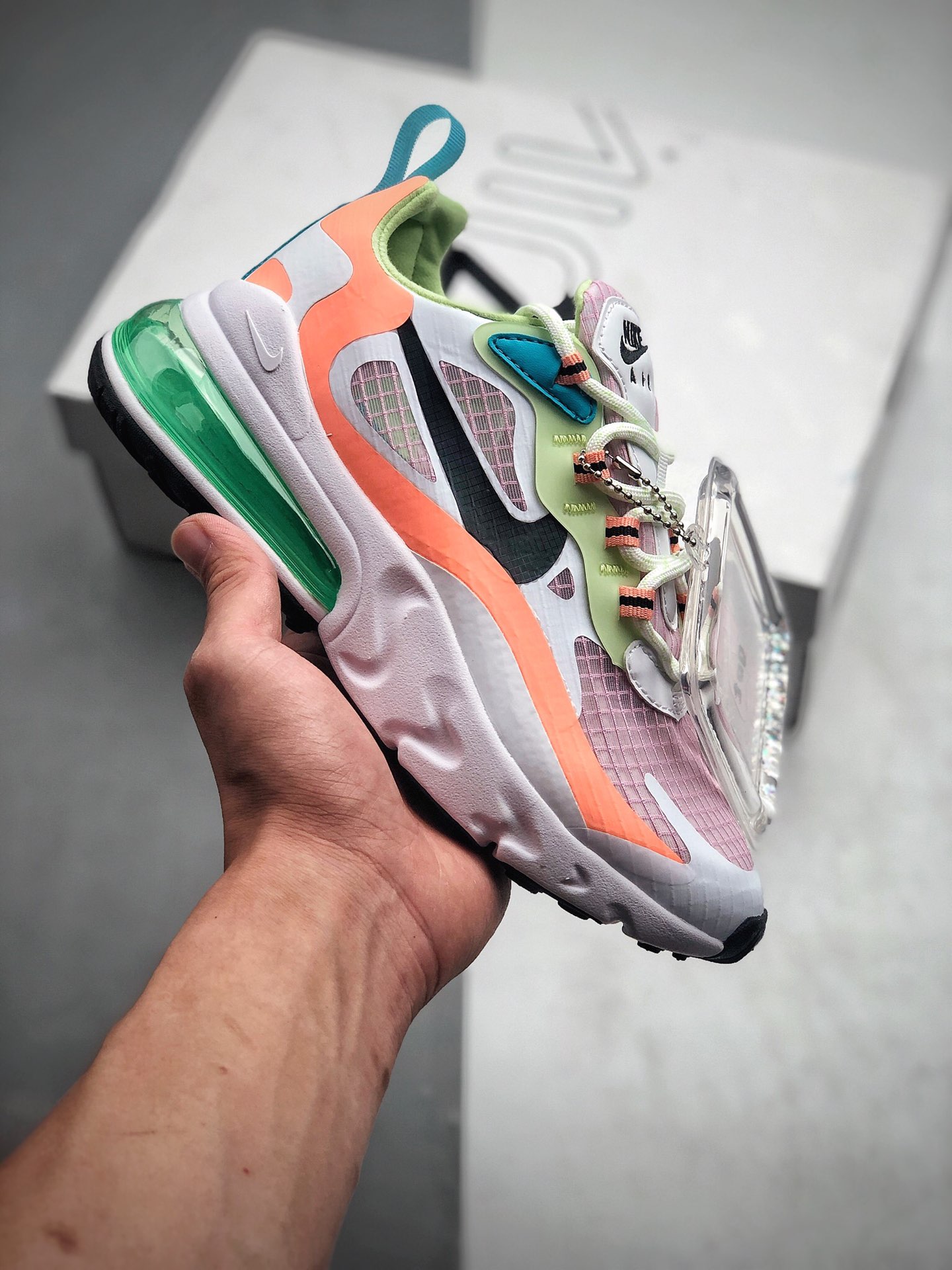 210 公司级Nike Max 270 网面透气半掌气垫跑步鞋  货号：CJ0620-600