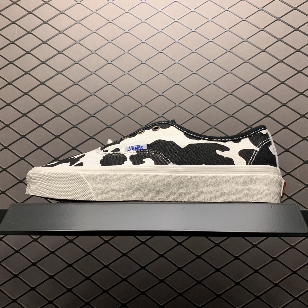 150 Vans 万斯 OG Authentic Lx 奶牛 印花经典低帮硫化休闲板鞋