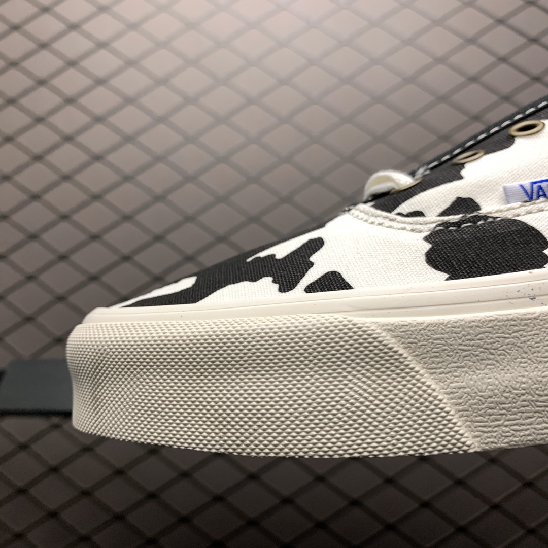 150 Vans 万斯 OG Authentic Lx 奶牛 印花经典低帮硫化休闲板鞋