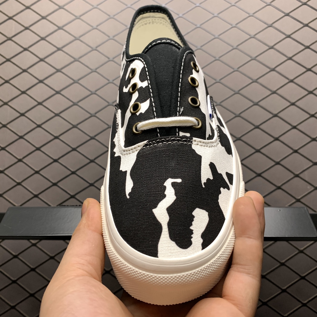 150 Vans 万斯 OG Authentic Lx 奶牛 印花经典低帮硫化休闲板鞋