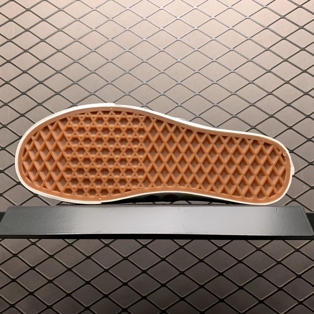150 Vans 万斯 Authentic 爱心印花低帮硫化休闲板鞋