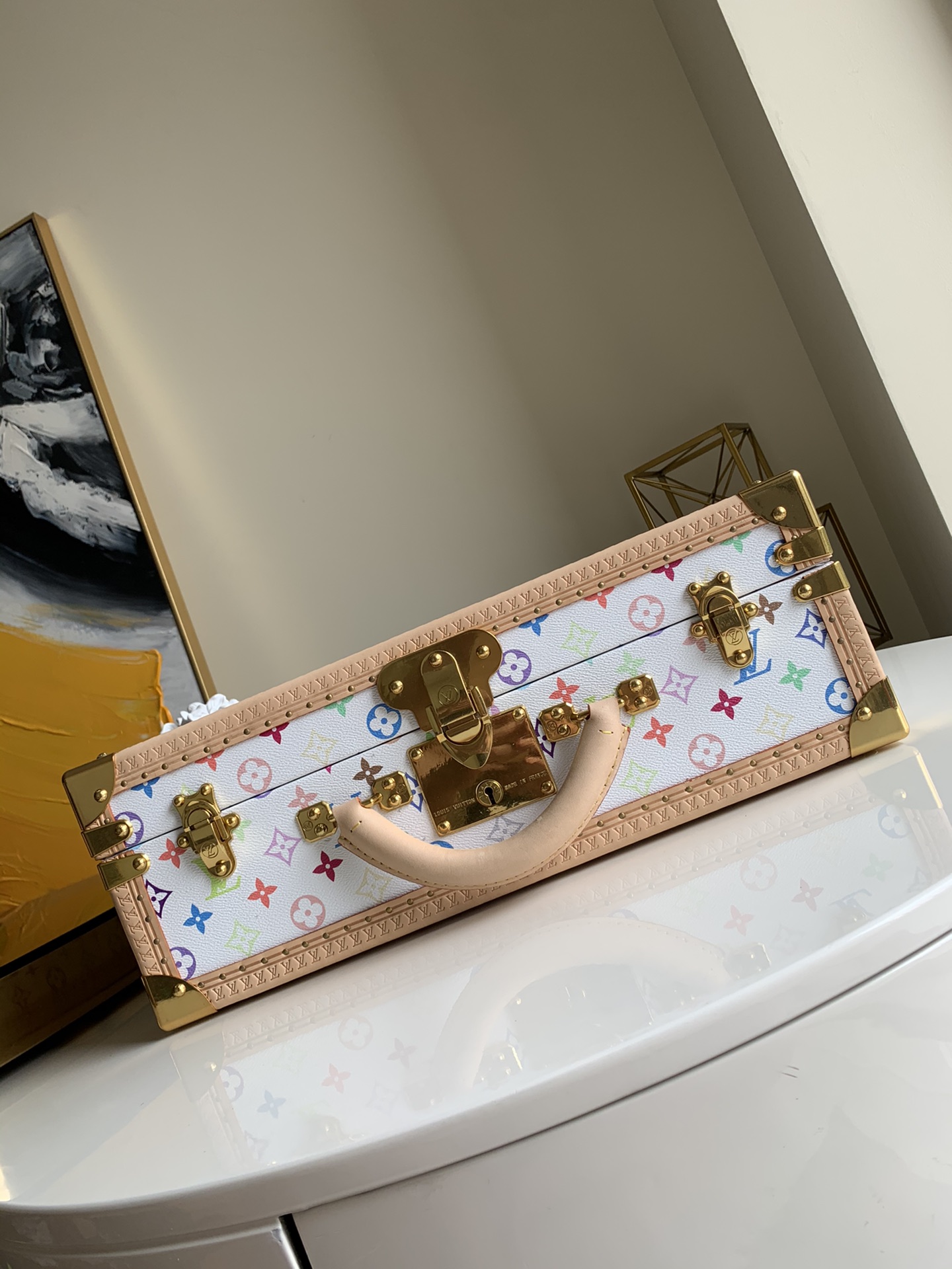 NO:395792,_The successful creation of Japanese genius painter Takashi Murakami and the Donkey Family _Bright and dazzling colors, which makes people unable to stop. In addition, the simple red lining is a love for you. Support a private customization. Friends, please place an order quickly. _The genuine counter product is expected to be ordered for more than three months. _Private customization, and it can be shipped in a few days!  !  _Monogram classic canvas, canvas lining, round squid cowhide handle. _Louis Vuitton S-shaped lock and key, two buckle locks on both sides to fix. _Leather leather is fixed with pure copper rivets, gold-colored metal corner 45cm, LV [original leather], louis vuitton, louis vuitton, louis vuitton, louis vuitton, louis vuitton, cowhide19860909_日本鬼才画家村上隆与驴家的成功创作 _鲜艳夺目的色彩,让人欲罢不能.加上骚红的内衬简单是爱了,支持一个起私人定制,小伙伴们快快下单吧 _专柜正版此款产品预计定货大于三个月. _私人定制,几天可出货！！ _Monogram经典帆布,帆布衬里,浑圆树膏牛皮手柄. _路易威登S形锁及钥匙,两边另加两把扣锁固定. _皮革饰皮以纯铜铆钉固定,鎏金色金属包角 45cm,LV【原厂皮】,louis vuitton,louis vuitton,louis vuitton,louis vuitton,cowhide,Bag